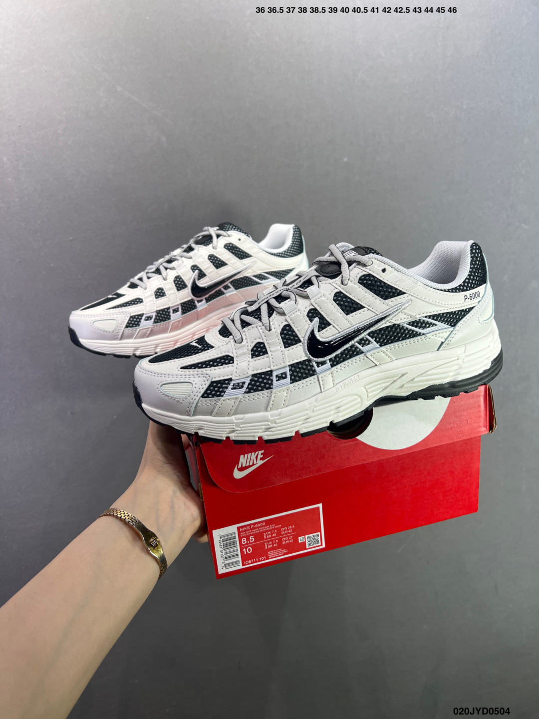 耐克Nike p-6000 跑鞋内外侧都用了红色的钩子 BY1021-103
