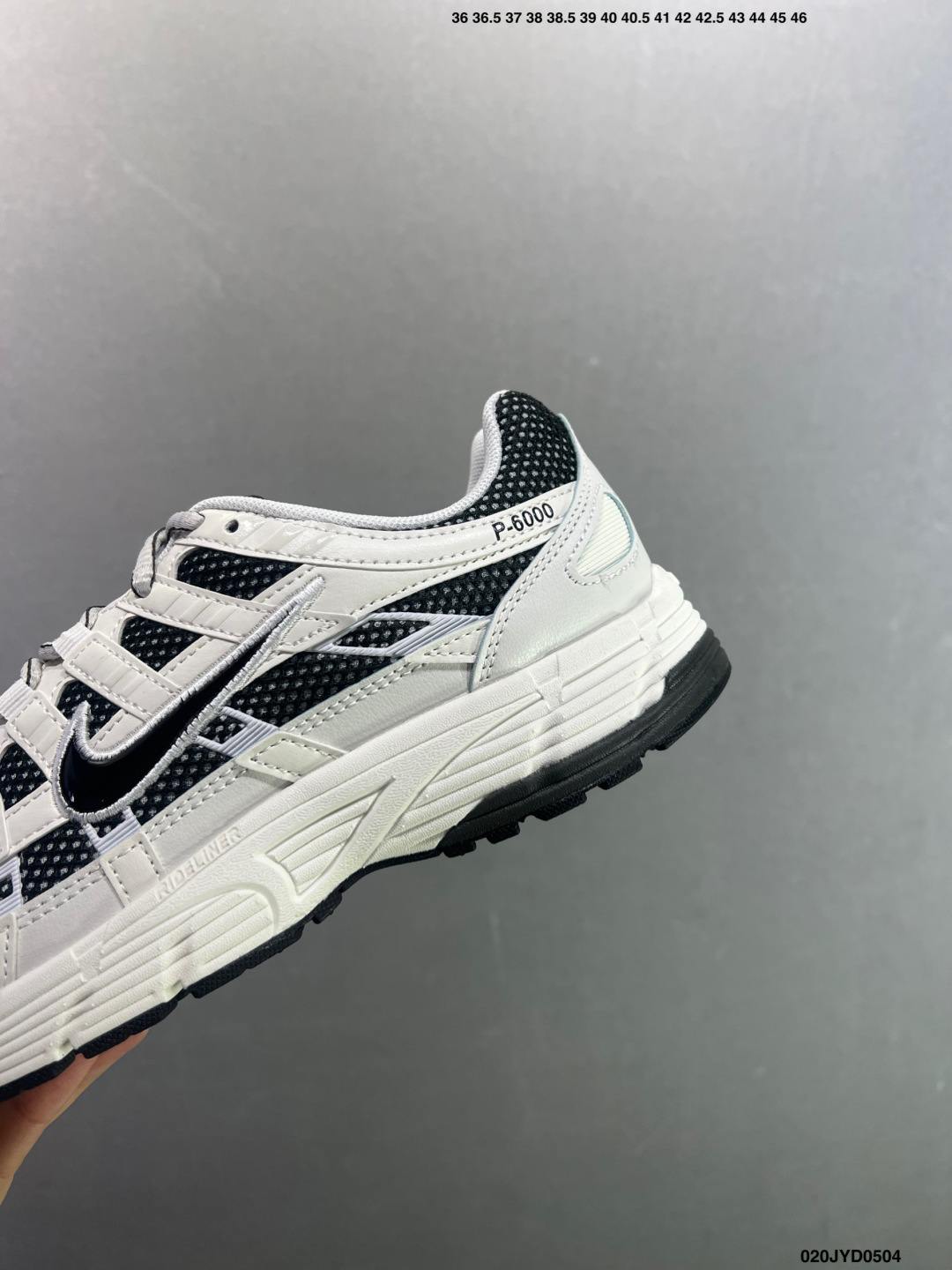 耐克Nike p-6000 跑鞋内外侧都用了红色的钩子 BY1021-103