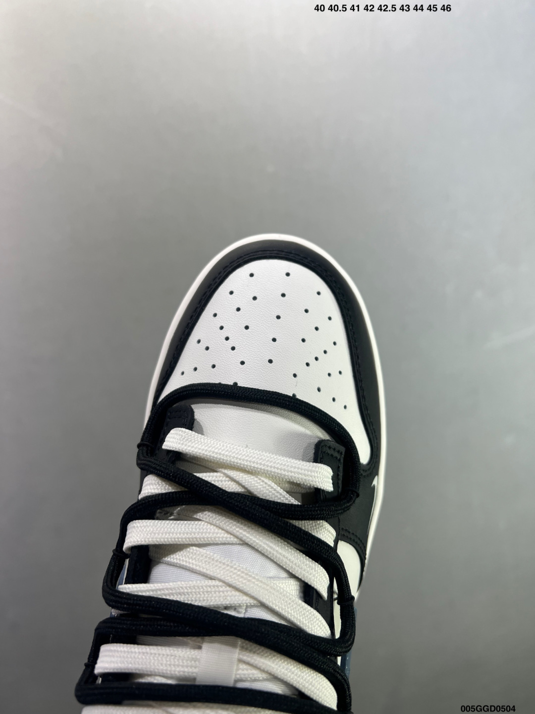 NIKE DUNK SB LOW 全新配色 定制Dunk SB顾名思义 具有经典的Dunk血缘 PG0510-057
