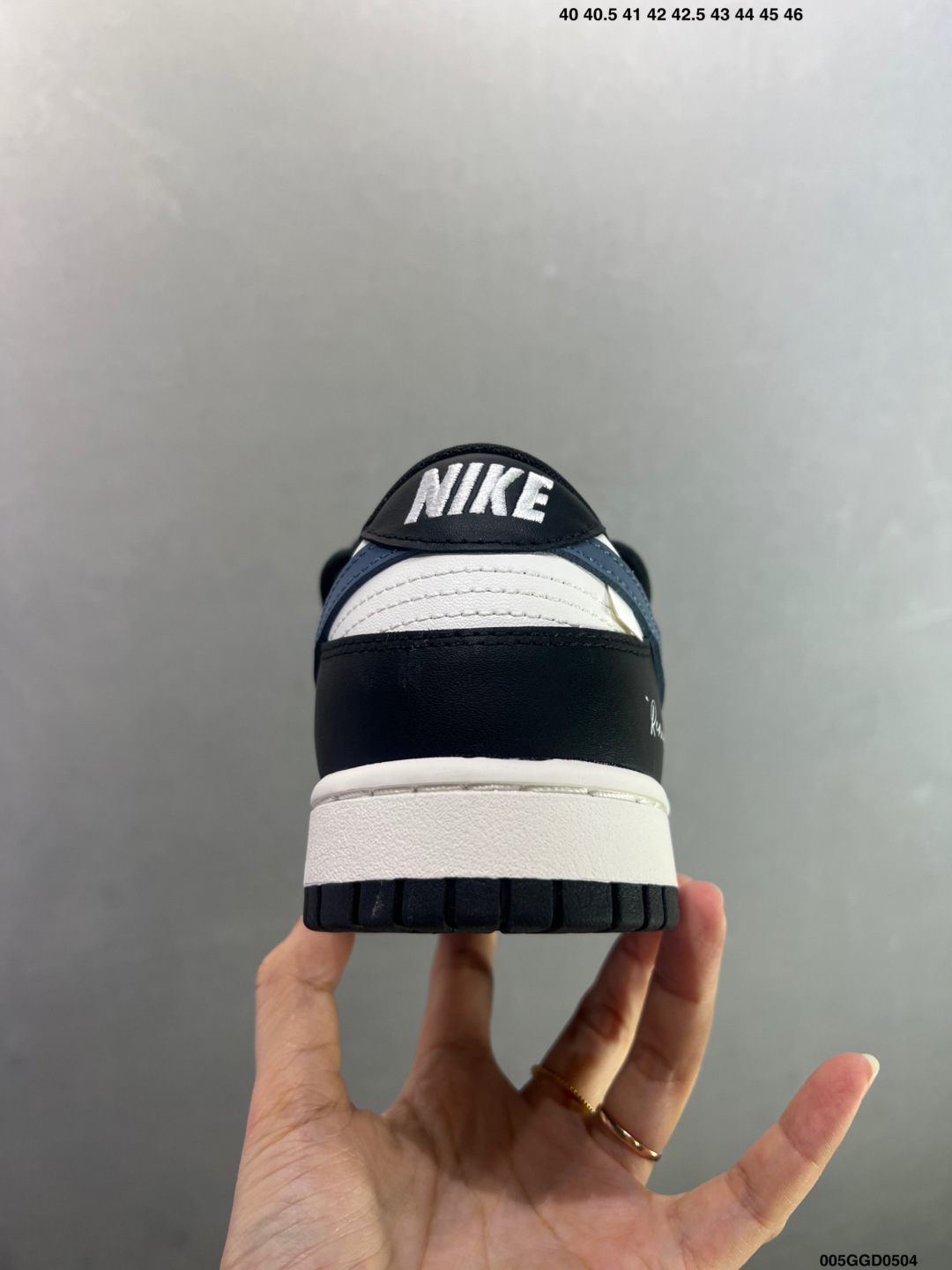 NIKE DUNK SB LOW 全新配色 定制Dunk SB顾名思义 具有经典的Dunk血缘 PG0510-057
