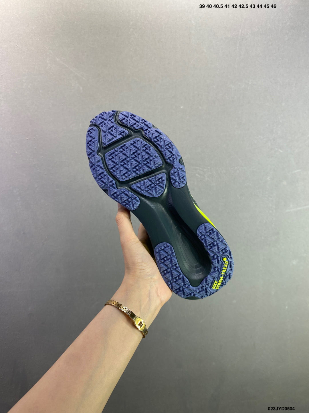 Nike VOMERO 18 轻盈跑鞋 顶级版本 Nike VOMERO 18 舒适百搭防滑耐磨 低帮 休闲跑步鞋男女同款 HQ7001-003-Top High Quatity Cheap Sneakers Fashion Clothing Clothes Bags handbags Shoes of all Brand wholesale With The best Quality And Beautiful Price from China Factory Chinese suppliers wholesaler seller Nike VOMERO 18 轻盈跑鞋 顶级版本 Nike VOMERO 18 舒适百搭防滑耐磨 低帮 休闲跑步鞋男女同款 HQ7001-003