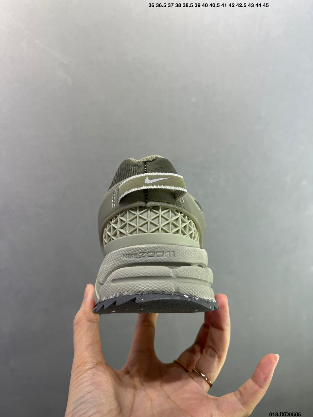 耐克Nike Zoom Vomero Roam 马拉松复古跑五代休闲运动慢跑鞋 FV2995-002-Top High Quatity Cheap Sneakers Fashion Clothing Clothes Bags handbags Shoes of all Brand wholesale With The best Quality And Beautiful Price from China Factory Chinese suppliers wholesaler seller 耐克Nike Zoom Vomero Roam 马拉松复古跑五代休闲运动慢跑鞋 FV2995-002