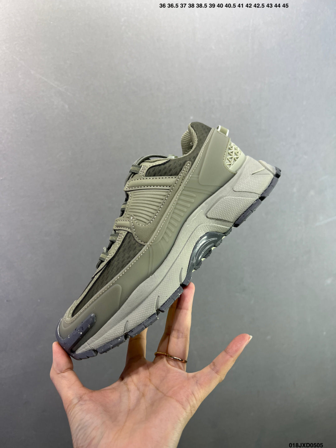 耐克Nike Zoom Vomero Roam 马拉松复古跑五代休闲运动慢跑鞋 FV2995-002-Top High Quatity Cheap Sneakers Fashion Clothing Clothes Bags handbags Shoes of all Brand wholesale With The best Quality And Beautiful Price from China Factory Chinese suppliers wholesaler seller 耐克Nike Zoom Vomero Roam 马拉松复古跑五代休闲运动慢跑鞋 FV2995-002