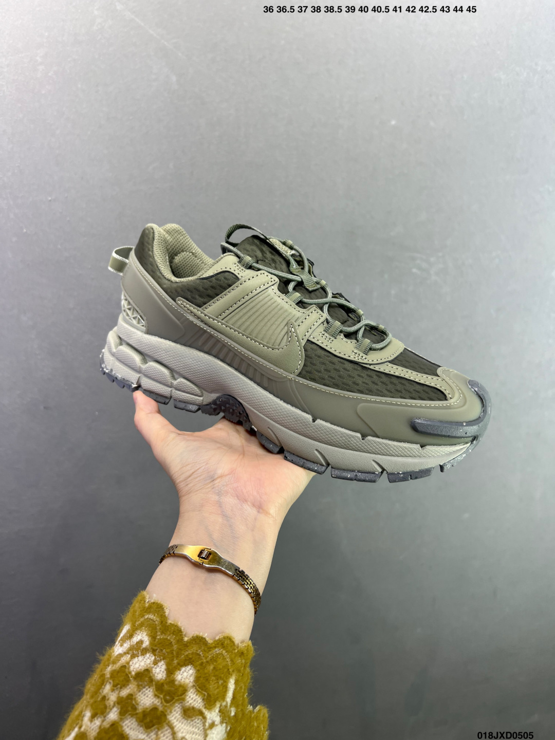 耐克Nike Zoom Vomero Roam 马拉松复古跑五代休闲运动慢跑鞋 FV2995-002-Top High Quatity Cheap Sneakers Fashion Clothing Clothes Bags handbags Shoes of all Brand wholesale With The best Quality And Beautiful Price from China Factory Chinese suppliers wholesaler seller 耐克Nike Zoom Vomero Roam 马拉松复古跑五代休闲运动慢跑鞋 FV2995-002