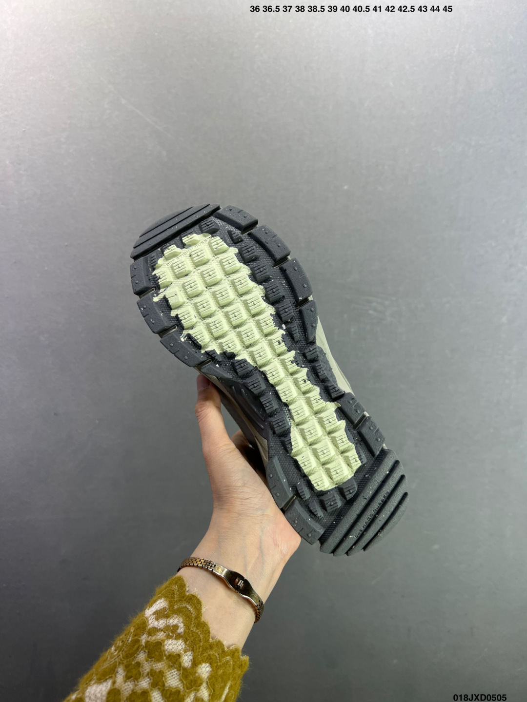 耐克Nike Zoom Vomero Roam 马拉松复古跑五代休闲运动慢跑鞋 FV2995-002-Top High Quatity Cheap Sneakers Fashion Clothing Clothes Bags handbags Shoes of all Brand wholesale With The best Quality And Beautiful Price from China Factory Chinese suppliers wholesaler seller 耐克Nike Zoom Vomero Roam 马拉松复古跑五代休闲运动慢跑鞋 FV2995-002
