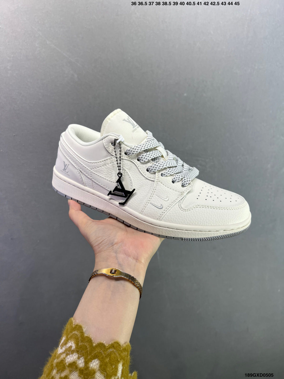 Nike Air Jordan 1 Low 定制配色 定制AJ联名-高端定制 低帮复古文化板鞋 QG1988-012-Top High Quatity Cheap Sneakers Fashion Clothing Clothes Bags handbags Shoes of all Brand wholesale With The best Quality And Beautiful Price from China Factory Chinese suppliers wholesaler seller Nike Air Jordan 1 Low 定制配色 定制AJ联名-高端定制 低帮复古文化板鞋 QG1988-012