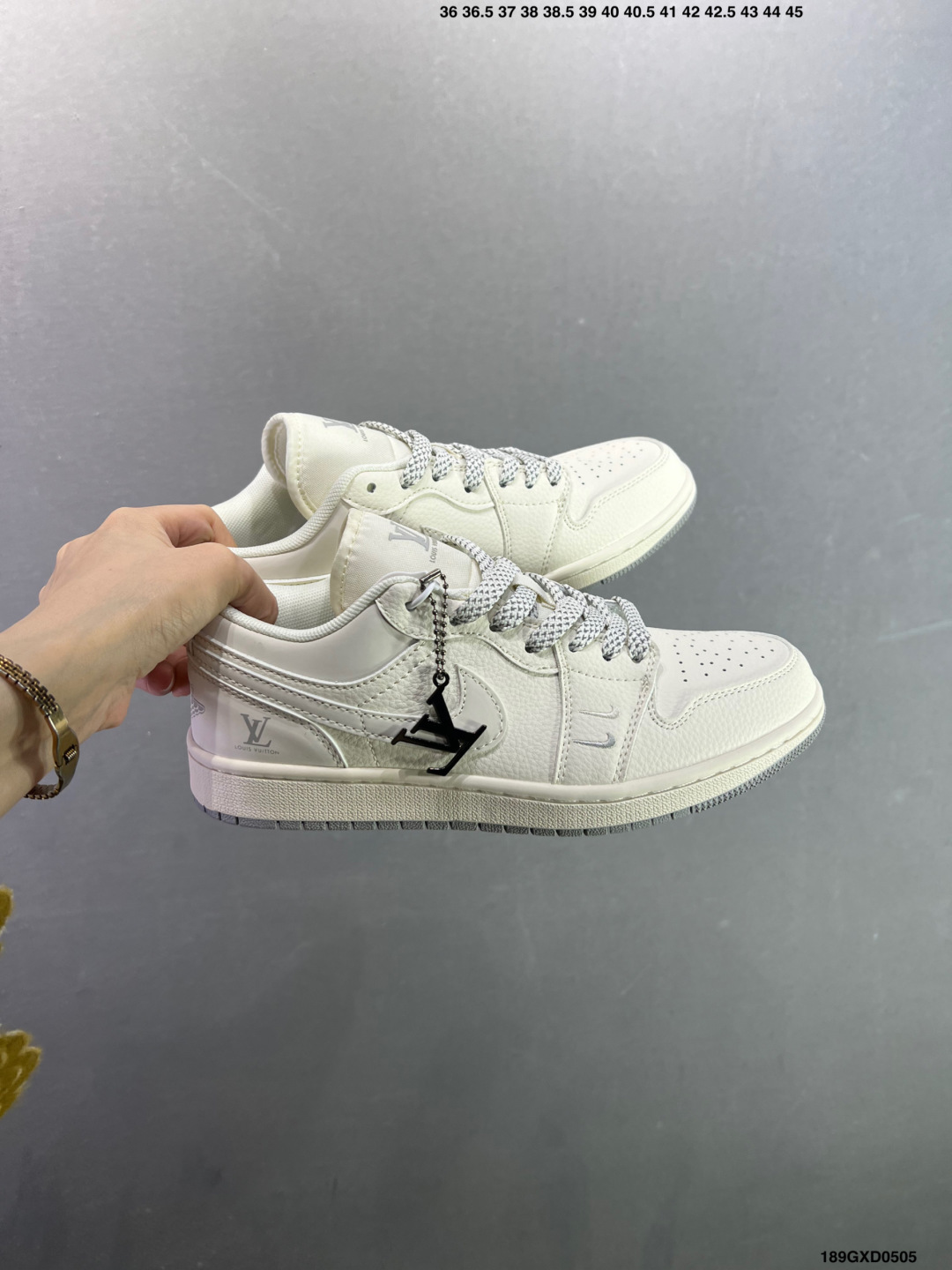 Nike Air Jordan 1 Low 定制配色 定制AJ联名-高端定制 低帮复古文化板鞋 QG1988-012-Top High Quatity Cheap Sneakers Fashion Clothing Clothes Bags handbags Shoes of all Brand wholesale With The best Quality And Beautiful Price from China Factory Chinese suppliers wholesaler seller Nike Air Jordan 1 Low 定制配色 定制AJ联名-高端定制 低帮复古文化板鞋 QG1988-012