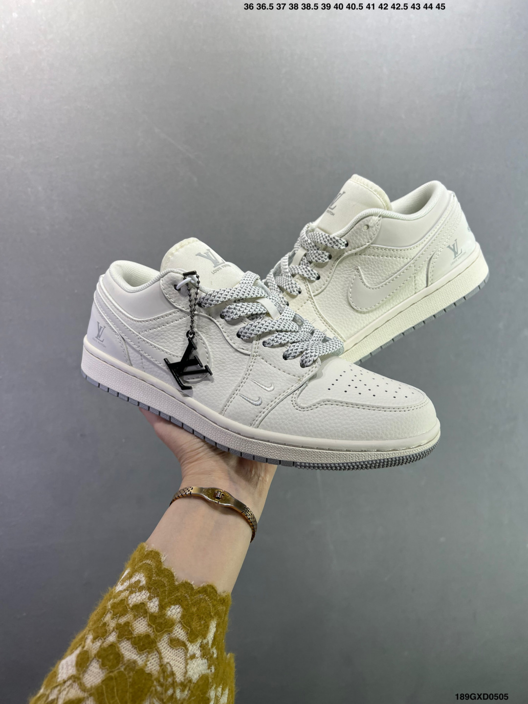 Nike Air Jordan 1 Low 定制配色 定制AJ联名-高端定制 低帮复古文化板鞋 QG1988-012-Top High Quatity Cheap Sneakers Fashion Clothing Clothes Bags handbags Shoes of all Brand wholesale With The best Quality And Beautiful Price from China Factory Chinese suppliers wholesaler seller Nike Air Jordan 1 Low 定制配色 定制AJ联名-高端定制 低帮复古文化板鞋 QG1988-012