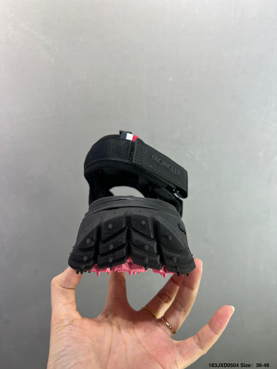 Moncler盟可睐 Trailgrip Vela 圆头魔术贴 沙滩凉鞋 I109B4L00070M380-Top High Quatity Cheap Sneakers Fashion Clothing Clothes Bags handbags Shoes of all Brand wholesale With The best Quality And Beautiful Price from China Factory Chinese suppliers wholesaler seller Moncler盟可睐 Trailgrip Vela 圆头魔术贴 沙滩凉鞋 I109B4L00070M380