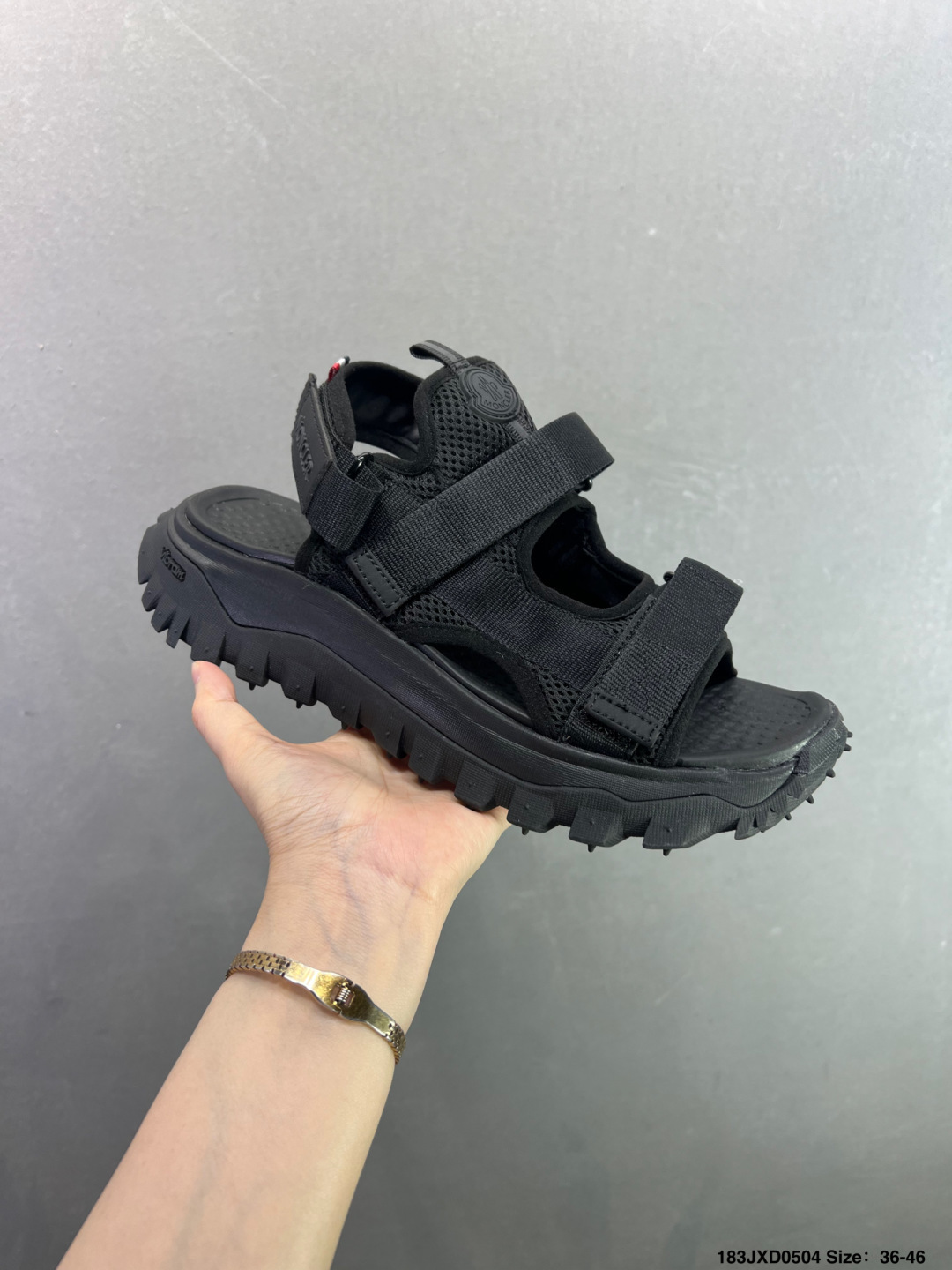 Moncler盟可睐 Trailgrip Vela 圆头魔术贴 沙滩凉鞋 I109B4L00070M380-Top High Quatity Cheap Sneakers Fashion Clothing Clothes Bags handbags Shoes of all Brand wholesale With The best Quality And Beautiful Price from China Factory Chinese suppliers wholesaler seller Moncler盟可睐 Trailgrip Vela 圆头魔术贴 沙滩凉鞋 I109B4L00070M380