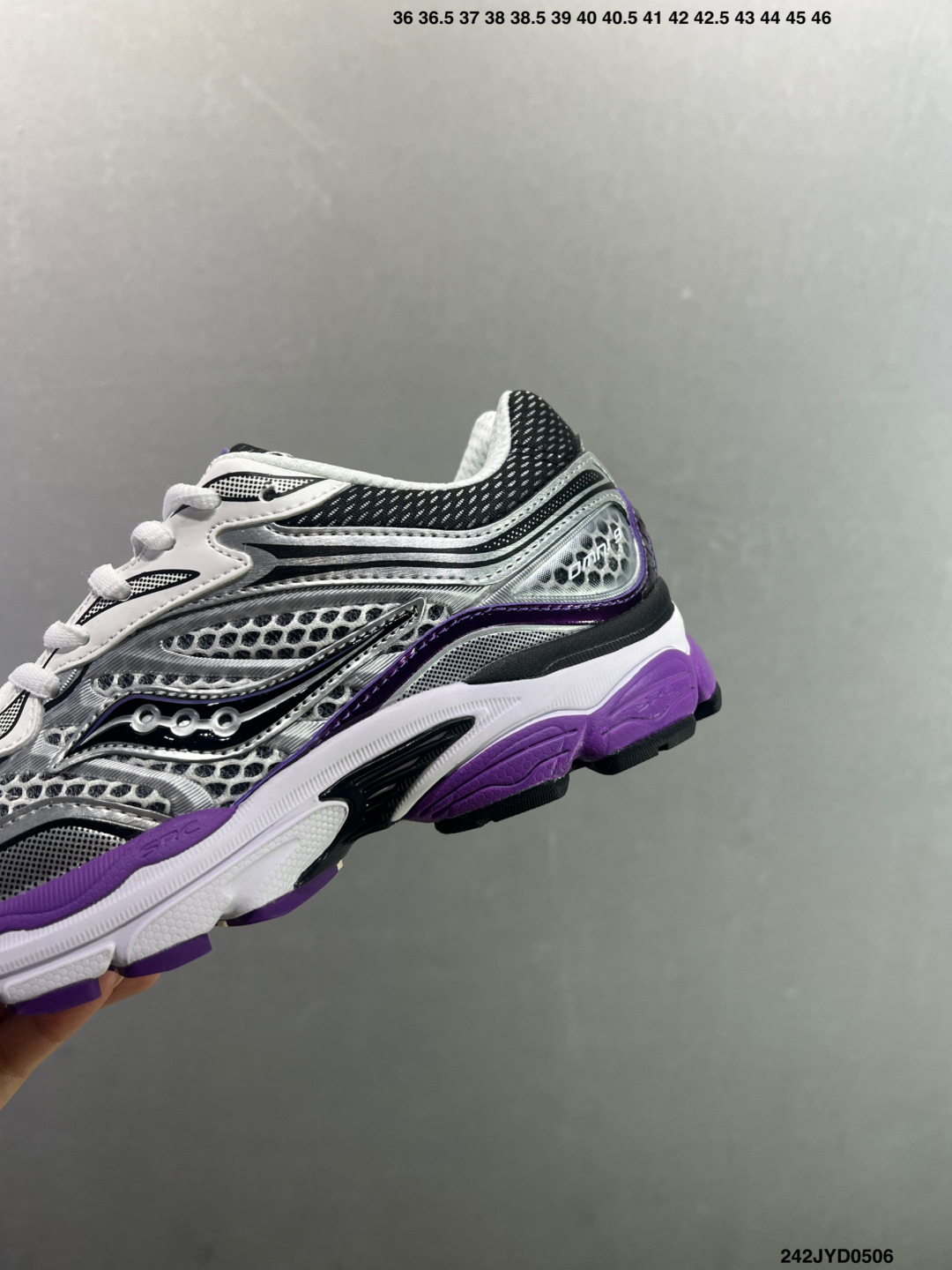 Saucony索康尼 Pro Grid Omni 9 全擎9 舒适柔软跑步鞋 S70739-16
