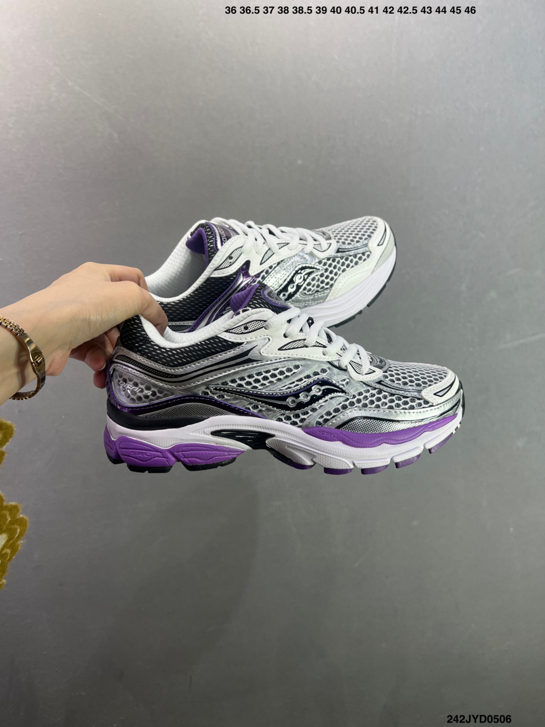 Saucony索康尼 Pro Grid Omni 9 全擎9 舒适柔软跑步鞋 S70739-16