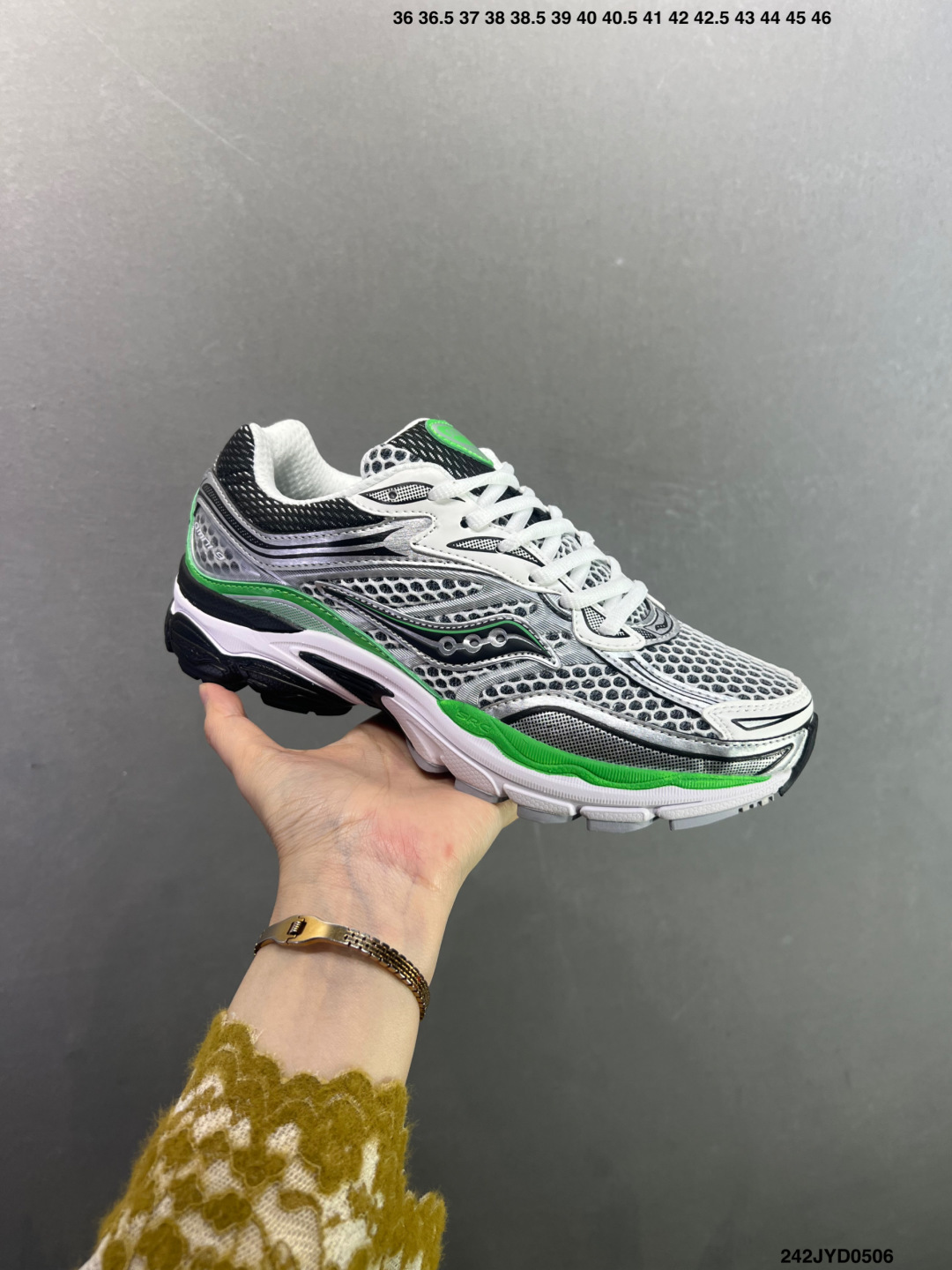 Saucony索康尼 Pro Grid Omni 9 全擎9 舒适柔软跑步鞋 S70739-16