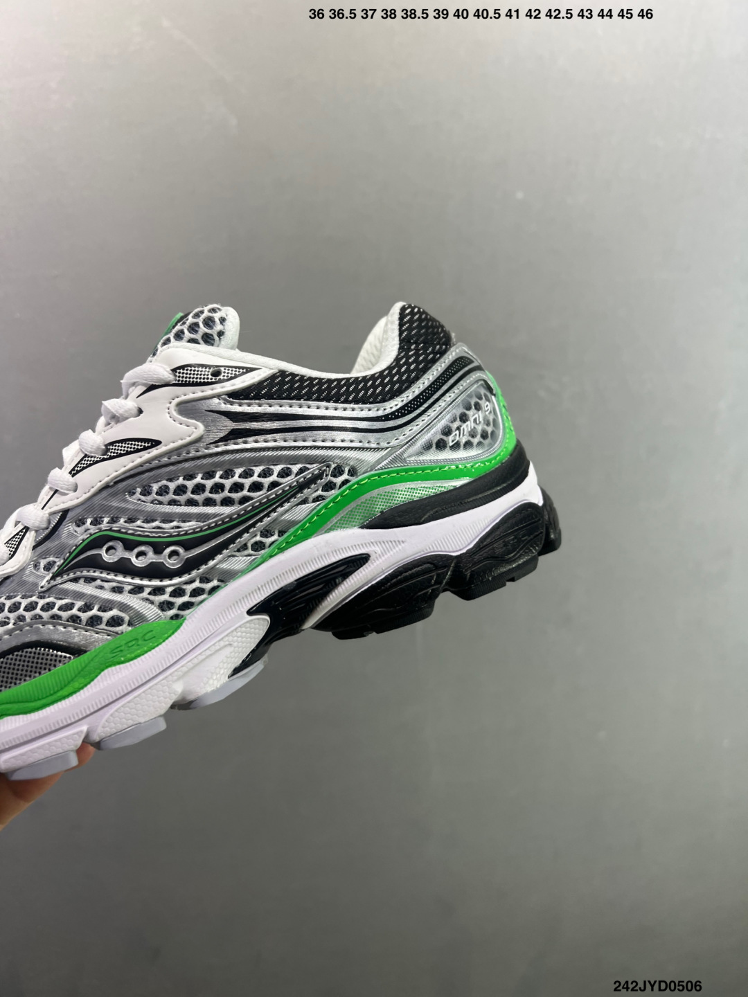 Saucony索康尼 Pro Grid Omni 9 全擎9 舒适柔软跑步鞋 S70739-16
