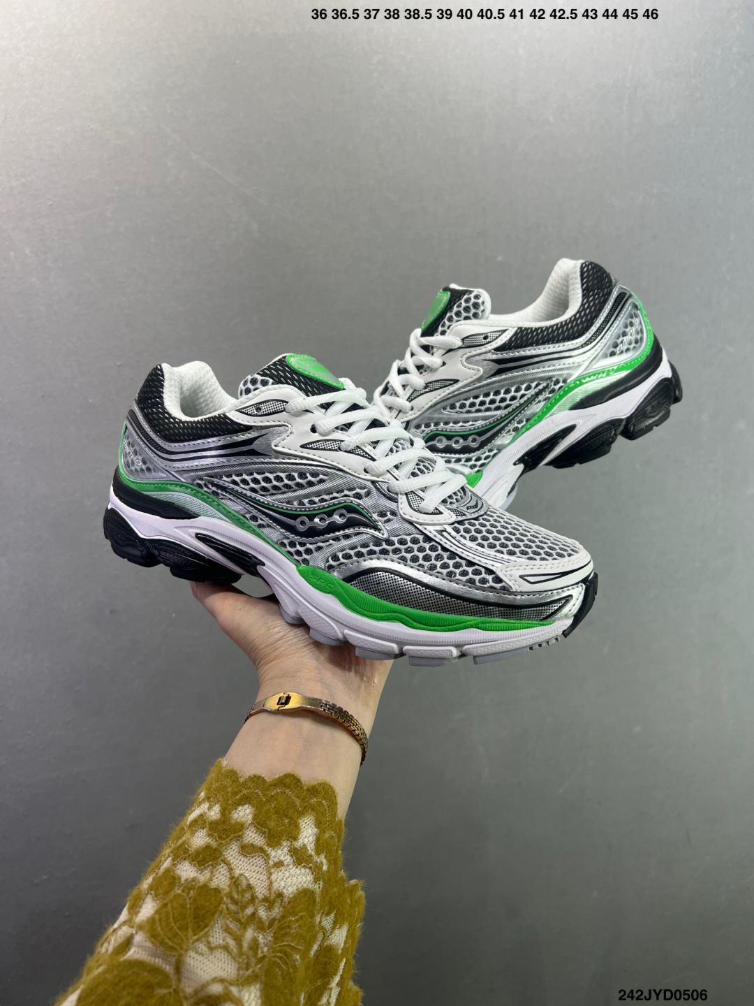 Saucony索康尼 Pro Grid Omni 9 全擎9 舒适柔软跑步鞋 S70739-16