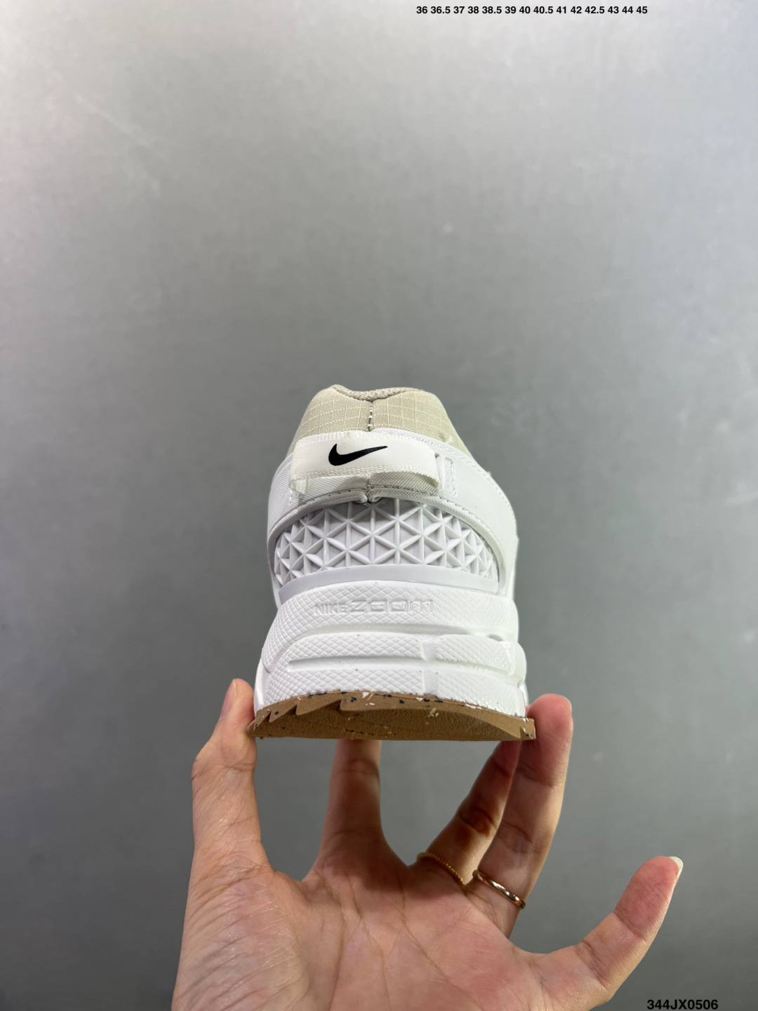 耐克Nike Zoom Vomero Roam 马拉松复古跑五代休闲运动慢跑鞋 FV2995-002-Top High Quatity Cheap Sneakers Fashion Clothing Clothes Bags handbags Shoes of all Brand wholesale With The best Quality And Beautiful Price from China Factory Chinese suppliers wholesaler seller 耐克Nike Zoom Vomero Roam 马拉松复古跑五代休闲运动慢跑鞋 FV2995-002