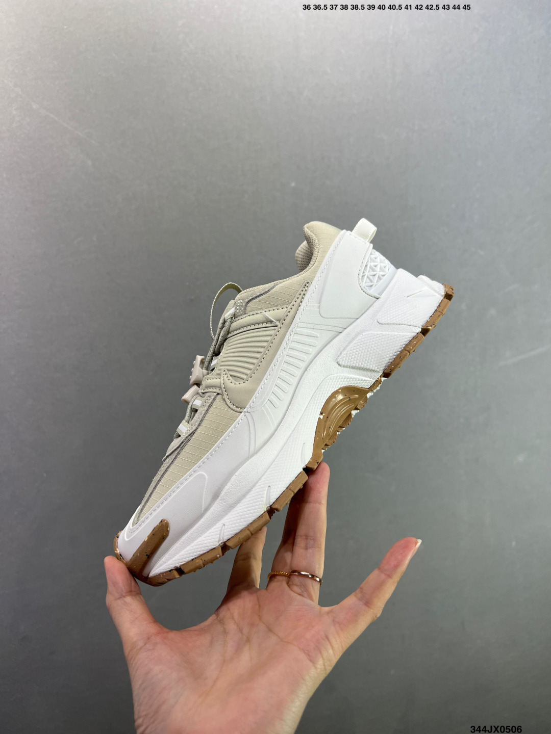 耐克Nike Zoom Vomero Roam 马拉松复古跑五代休闲运动慢跑鞋 FV2995-002-Top High Quatity Cheap Sneakers Fashion Clothing Clothes Bags handbags Shoes of all Brand wholesale With The best Quality And Beautiful Price from China Factory Chinese suppliers wholesaler seller 耐克Nike Zoom Vomero Roam 马拉松复古跑五代休闲运动慢跑鞋 FV2995-002