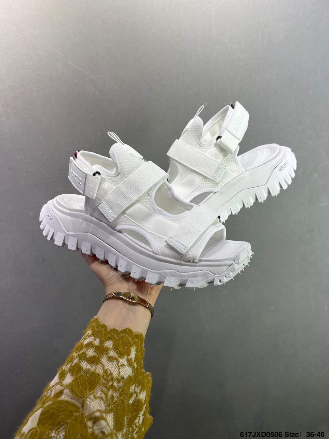 Moncler盟可睐 Trailgrip Vela 圆头魔术贴 沙滩凉鞋 I109B4L00070M380-Top High Quatity Cheap Sneakers Fashion Clothing Clothes Bags handbags Shoes of all Brand wholesale With The best Quality And Beautiful Price from China Factory Chinese suppliers wholesaler seller Moncler盟可睐 Trailgrip Vela 圆头魔术贴 沙滩凉鞋 I109B4L00070M380