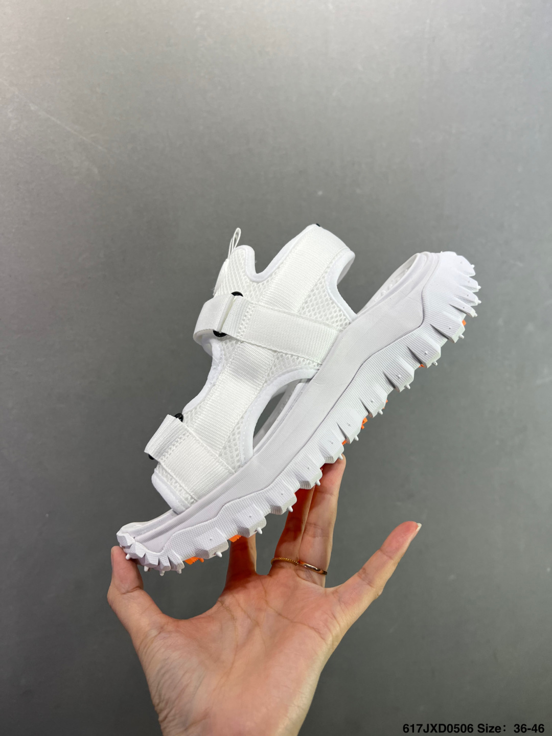 Moncler盟可睐 Trailgrip Vela 圆头魔术贴 沙滩凉鞋 I109B4L00070M380-Top High Quatity Cheap Sneakers Fashion Clothing Clothes Bags handbags Shoes of all Brand wholesale With The best Quality And Beautiful Price from China Factory Chinese suppliers wholesaler seller Moncler盟可睐 Trailgrip Vela 圆头魔术贴 沙滩凉鞋 I109B4L00070M380