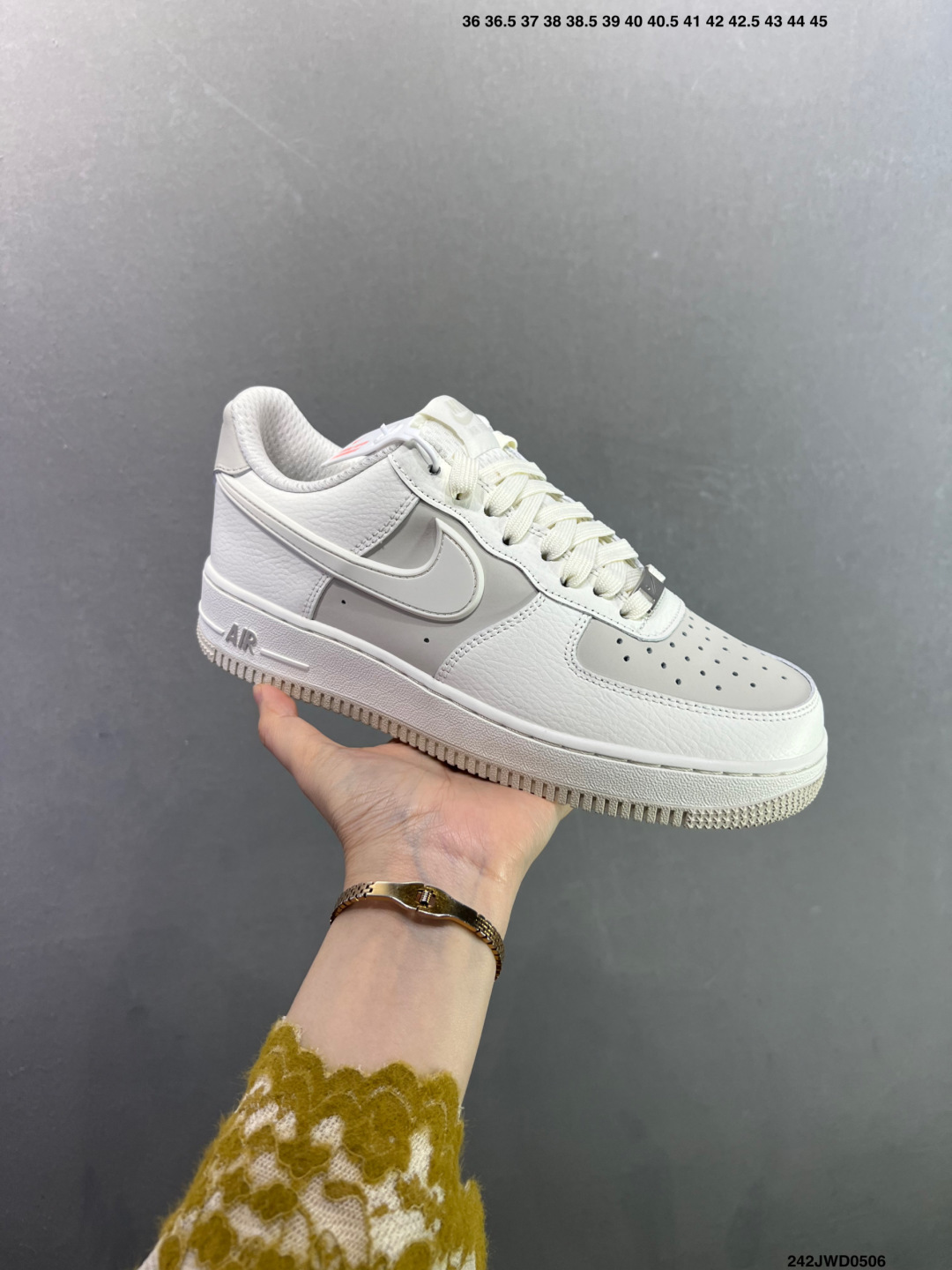 NIKE AIR FORCE 1‘07 原楦头原纸板 打造纯正低帮空军版型 专注外贸渠道 全掌内置蜂窝气垫 IV3222-400-Top High Quatity Cheap Sneakers Fashion Clothing Clothes Bags handbags Shoes of all Brand wholesale With The best Quality And Beautiful Price from China Factory Chinese suppliers wholesaler seller NIKE AIR FORCE 1‘07 原楦头原纸板 打造纯正低帮空军版型 专注外贸渠道 全掌内置蜂窝气垫 IV3222-400