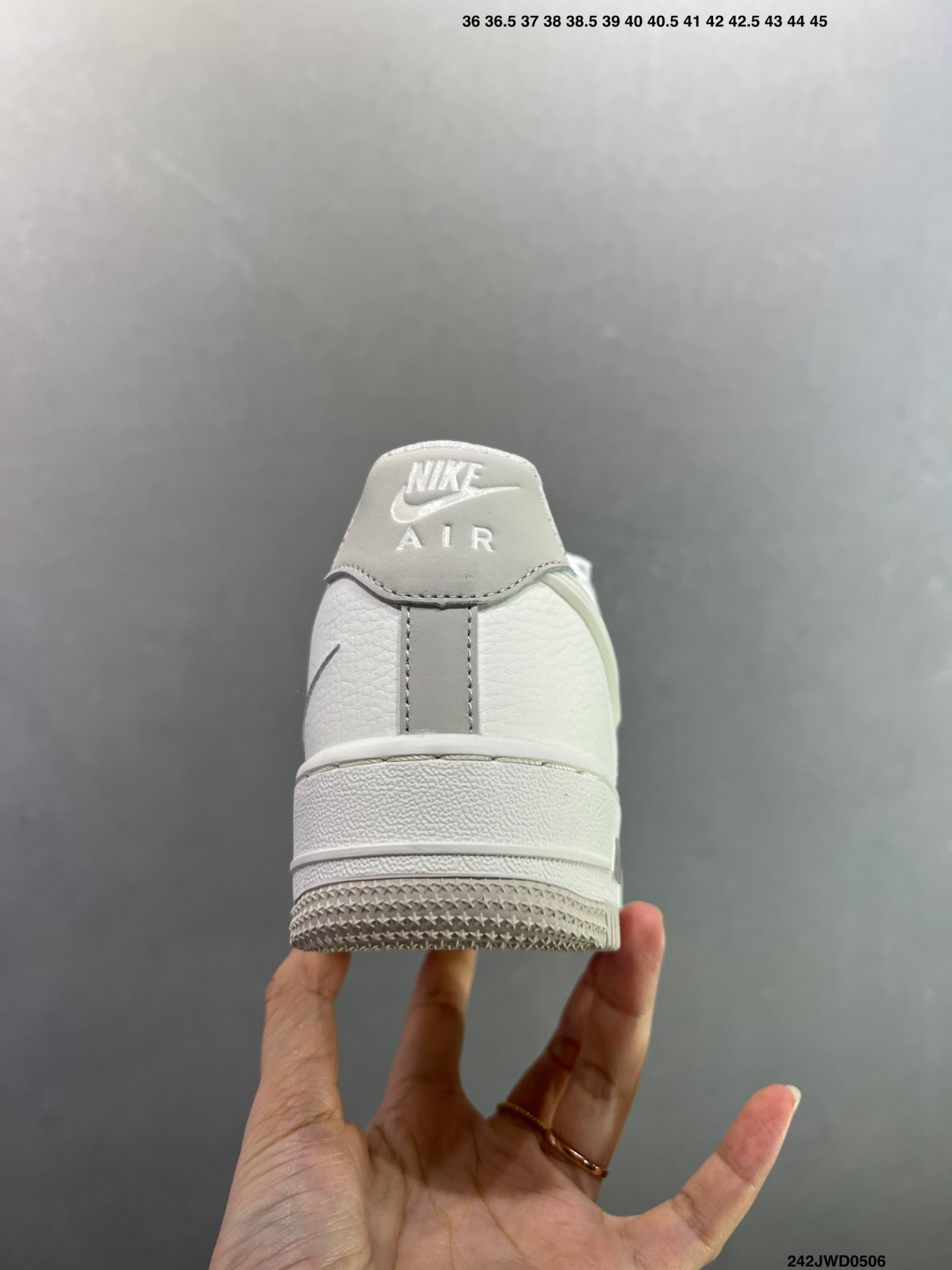 NIKE AIR FORCE 1‘07 原楦头原纸板 打造纯正低帮空军版型 专注外贸渠道 全掌内置蜂窝气垫 IV3222-400-Top High Quatity Cheap Sneakers Fashion Clothing Clothes Bags handbags Shoes of all Brand wholesale With The best Quality And Beautiful Price from China Factory Chinese suppliers wholesaler seller NIKE AIR FORCE 1‘07 原楦头原纸板 打造纯正低帮空军版型 专注外贸渠道 全掌内置蜂窝气垫 IV3222-400