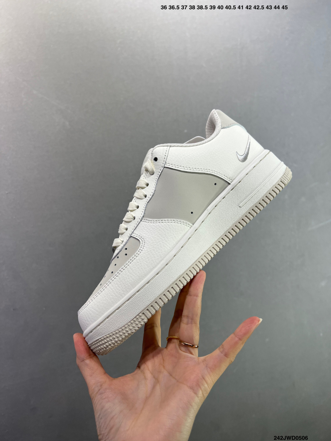 NIKE AIR FORCE 1‘07 原楦头原纸板 打造纯正低帮空军版型 专注外贸渠道 全掌内置蜂窝气垫 IV3222-400-Top High Quatity Cheap Sneakers Fashion Clothing Clothes Bags handbags Shoes of all Brand wholesale With The best Quality And Beautiful Price from China Factory Chinese suppliers wholesaler seller NIKE AIR FORCE 1‘07 原楦头原纸板 打造纯正低帮空军版型 专注外贸渠道 全掌内置蜂窝气垫 IV3222-400