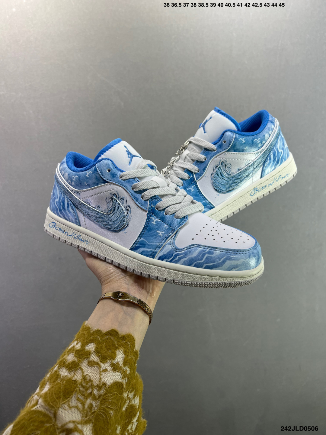 Nike Air Jordan 1 Retro Low 耐克 AJ1乔1低帮休闲板鞋 FN5214-141-Top High Quatity Cheap Sneakers Fashion Clothing Clothes Bags handbags Shoes of all Brand wholesale With The best Quality And Beautiful Price from China Factory Chinese suppliers wholesaler seller Nike Air Jordan 1 Retro Low 耐克 AJ1乔1低帮休闲板鞋 FN5214-141