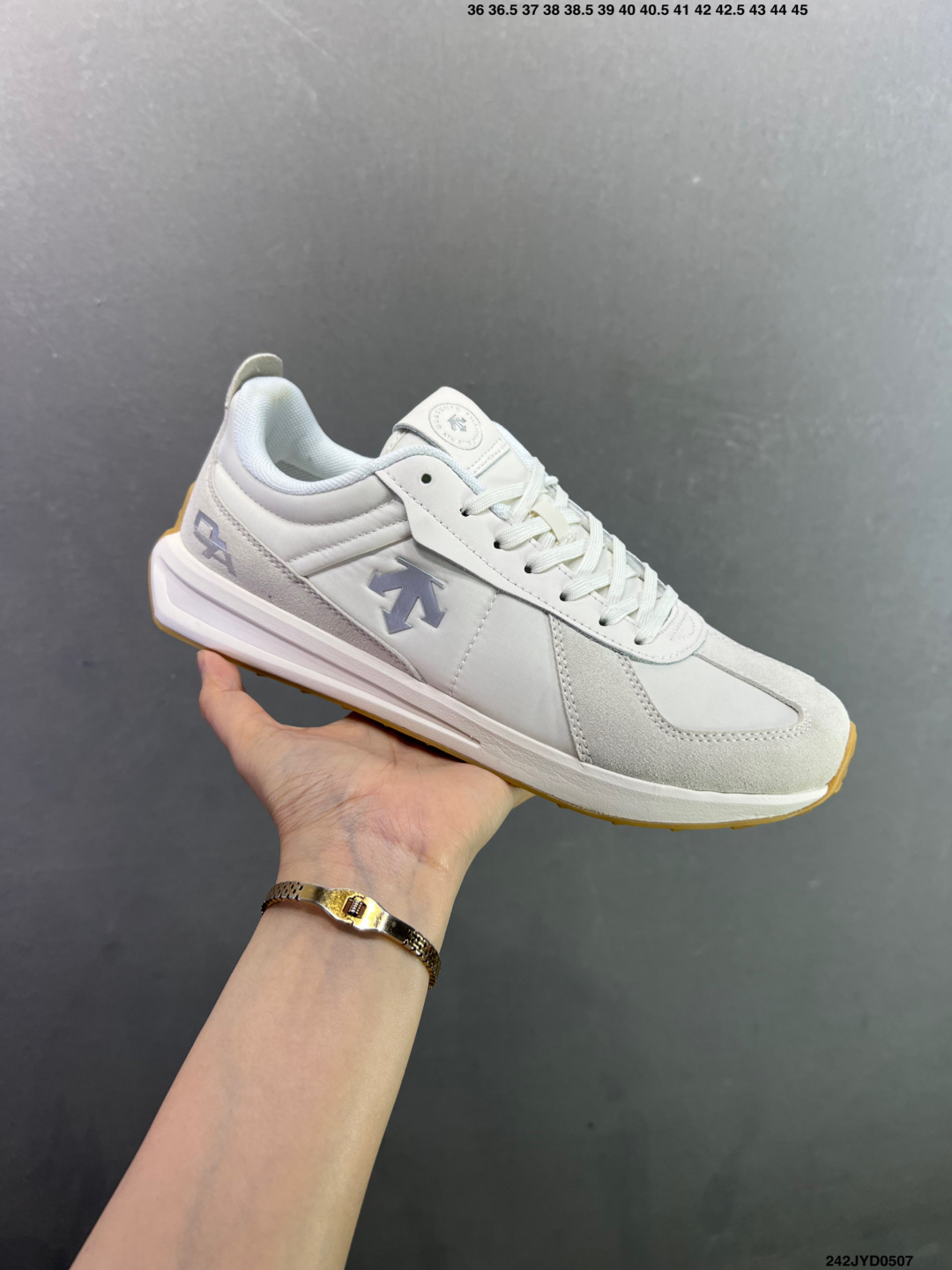 迪桑特DESCENTE EDGE COURT RETRO 复古轻质 耐磨低帮 生活休闲鞋 SP363LSN82-Top High Quatity Cheap Sneakers Fashion Clothing Clothes Bags handbags Shoes of all Brand wholesale With The best Quality And Beautiful Price from China Factory Chinese suppliers wholesaler seller 迪桑特DESCENTE EDGE COURT RETRO 复古轻质 耐磨低帮 生活休闲鞋 SP363LSN82