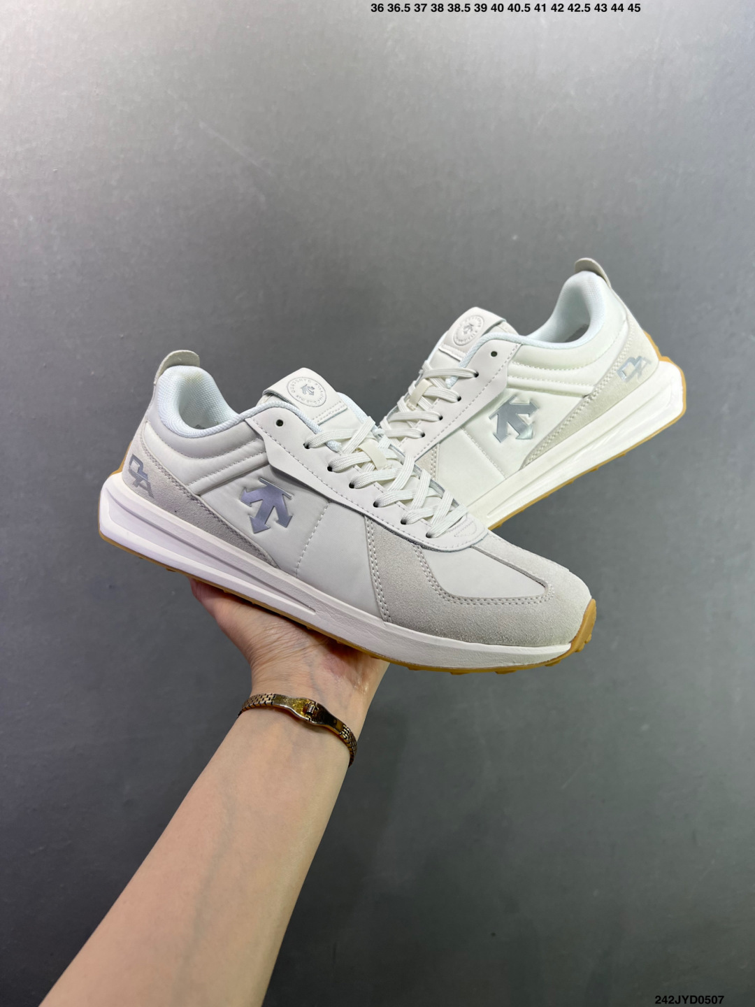 迪桑特DESCENTE EDGE COURT RETRO 复古轻质 耐磨低帮 生活休闲鞋 SP363LSN82-Top High Quatity Cheap Sneakers Fashion Clothing Clothes Bags handbags Shoes of all Brand wholesale With The best Quality And Beautiful Price from China Factory Chinese suppliers wholesaler seller 迪桑特DESCENTE EDGE COURT RETRO 复古轻质 耐磨低帮 生活休闲鞋 SP363LSN82