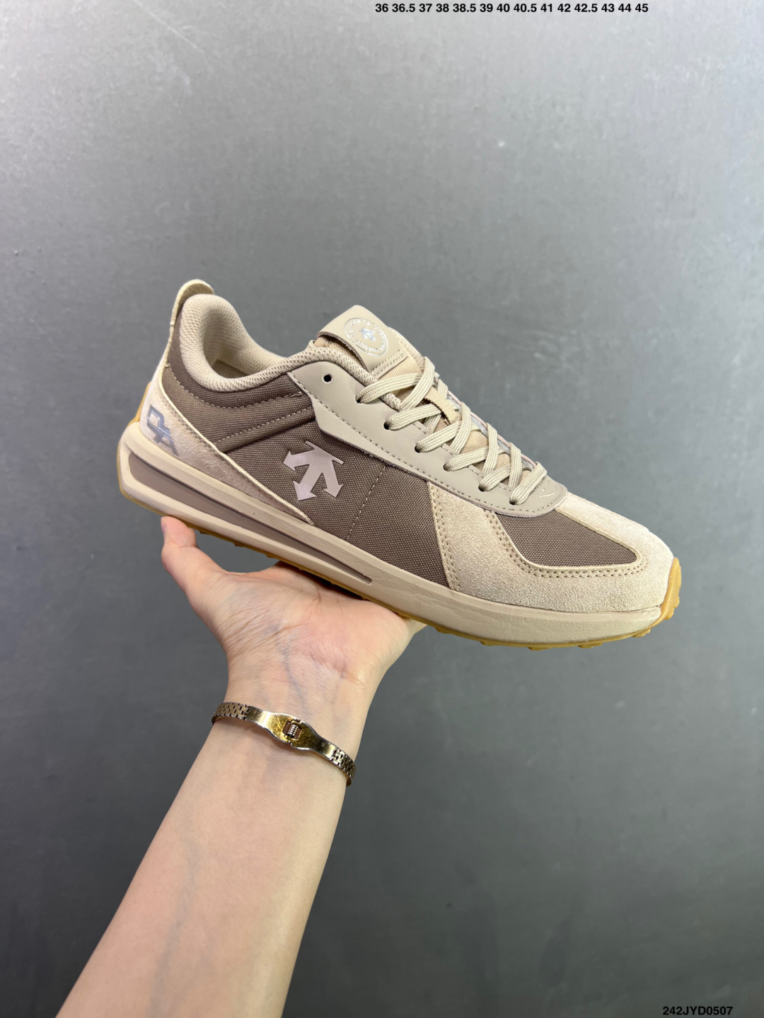 迪桑特DESCENTE EDGE COURT RETRO 复古轻质 耐磨低帮 生活休闲鞋 SP363LSN82-Top High Quatity Cheap Sneakers Fashion Clothing Clothes Bags handbags Shoes of all Brand wholesale With The best Quality And Beautiful Price from China Factory Chinese suppliers wholesaler seller 迪桑特DESCENTE EDGE COURT RETRO 复古轻质 耐磨低帮 生活休闲鞋 SP363LSN82