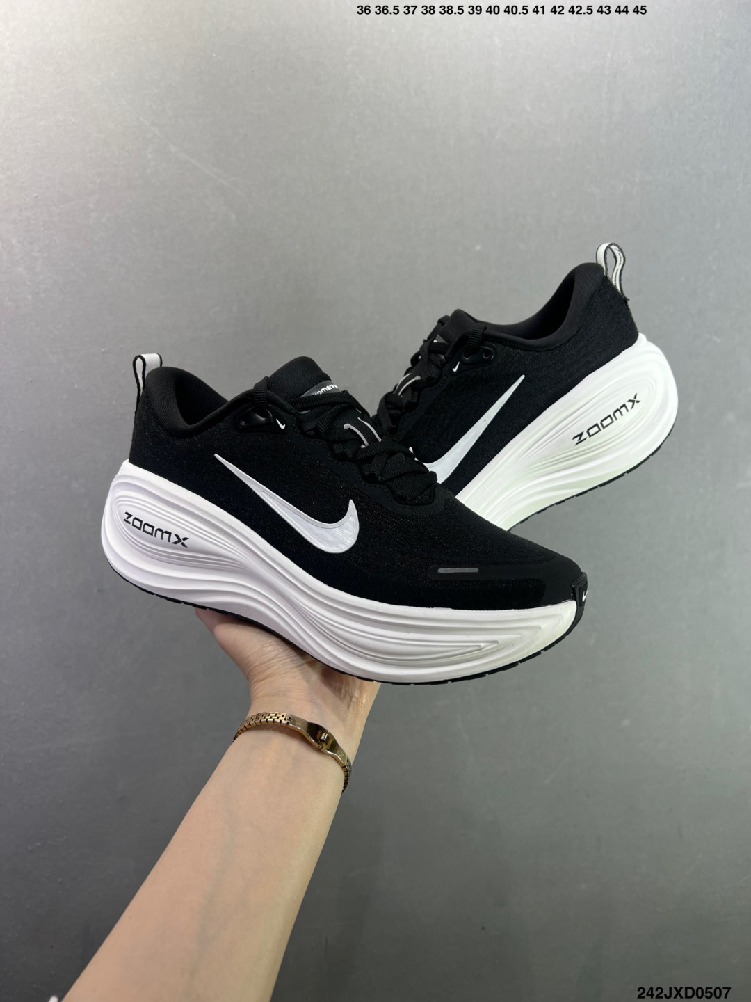Nike VOMERO PLUS run轻盈跑鞋 顶级版本 Nike VOMERO 18 舒适百搭防滑耐磨 低帮 休闲跑步鞋男女同款 HV8150-102-Top High Quatity Cheap Sneakers Fashion Clothing Clothes Bags handbags Shoes of all Brand wholesale With The best Quality And Beautiful Price from China Factory Chinese suppliers wholesaler seller Nike VOMERO PLUS run轻盈跑鞋 顶级版本 Nike VOMERO 18 舒适百搭防滑耐磨 低帮 休闲跑步鞋男女同款 HV8150-102