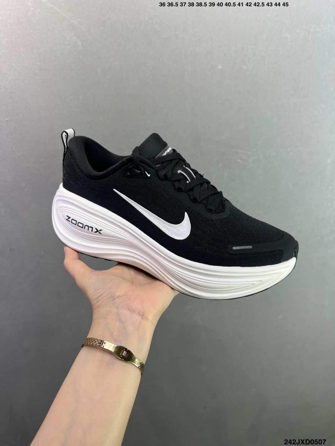 Nike VOMERO PLUS run轻盈跑鞋 顶级版本 Nike VOMERO 18 舒适百搭防滑耐磨 低帮 休闲跑步鞋男女同款 HV8150-102-Top High Quatity Cheap Sneakers Fashion Clothing Clothes Bags handbags Shoes of all Brand wholesale With The best Quality And Beautiful Price from China Factory Chinese suppliers wholesaler seller Nike VOMERO PLUS run轻盈跑鞋 顶级版本 Nike VOMERO 18 舒适百搭防滑耐磨 低帮 休闲跑步鞋男女同款 HV8150-102