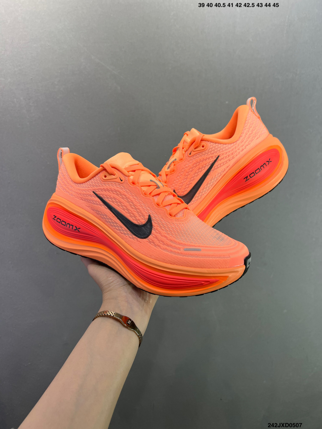 Nike VOMERO PLUS run轻盈跑鞋 顶级版本 Nike VOMERO 18 舒适百搭防滑耐磨 低帮 休闲跑步鞋男女同款 HV8150-102-Top High Quatity Cheap Sneakers Fashion Clothing Clothes Bags handbags Shoes of all Brand wholesale With The best Quality And Beautiful Price from China Factory Chinese suppliers wholesaler seller Nike VOMERO PLUS run轻盈跑鞋 顶级版本 Nike VOMERO 18 舒适百搭防滑耐磨 低帮 休闲跑步鞋男女同款 HV8150-102