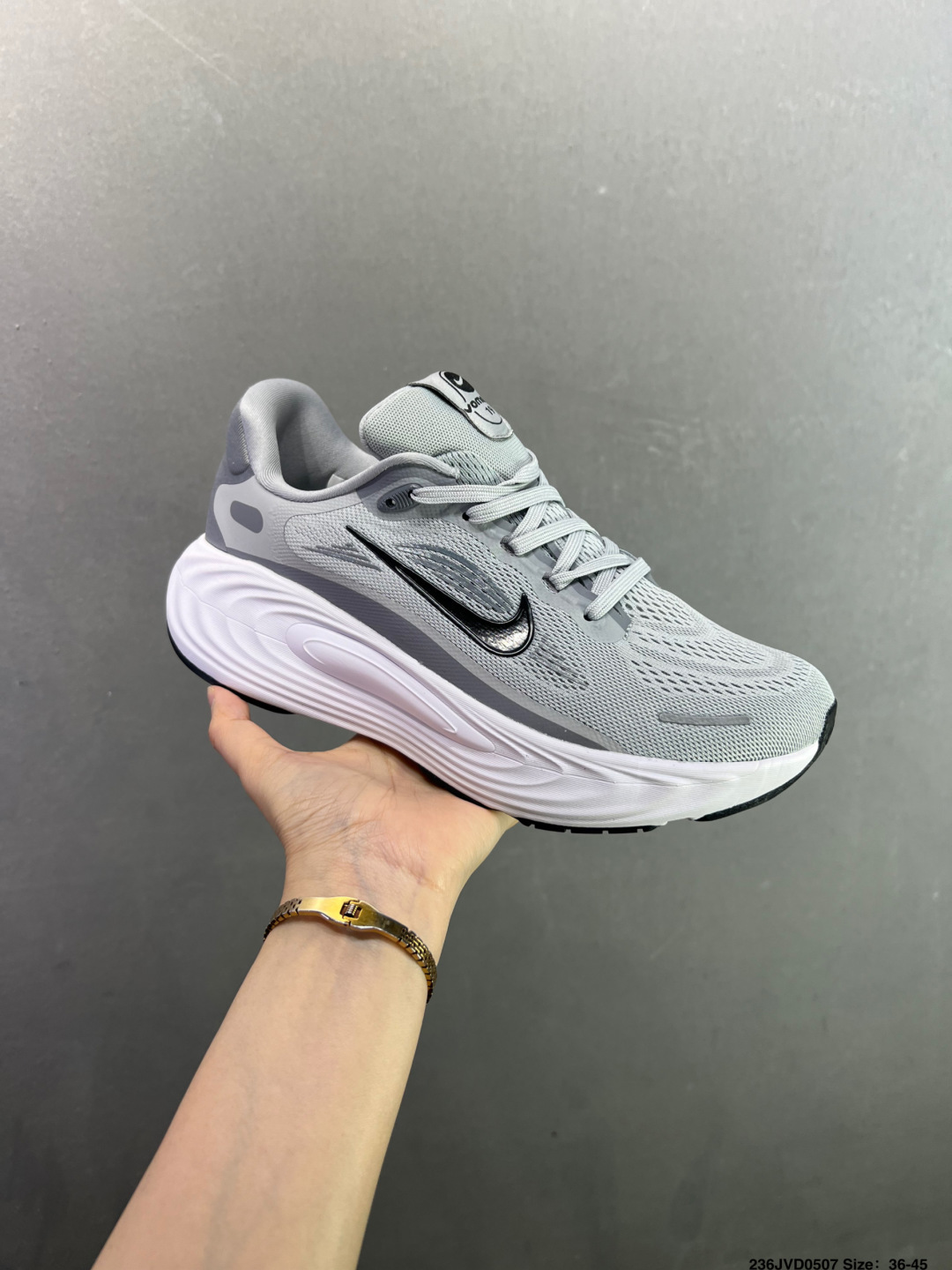 耐克NIKE VOMERO 19舒适减震防滑低帮跑步鞋 全掌ReactX泡绵中底-Top High Quatity Cheap Sneakers Fashion Clothing Clothes Bags handbags Shoes of all Brand wholesale With The best Quality And Beautiful Price from China Factory Chinese suppliers wholesaler seller 耐克NIKE VOMERO 19舒适减震防滑低帮跑步鞋 全掌ReactX泡绵中底