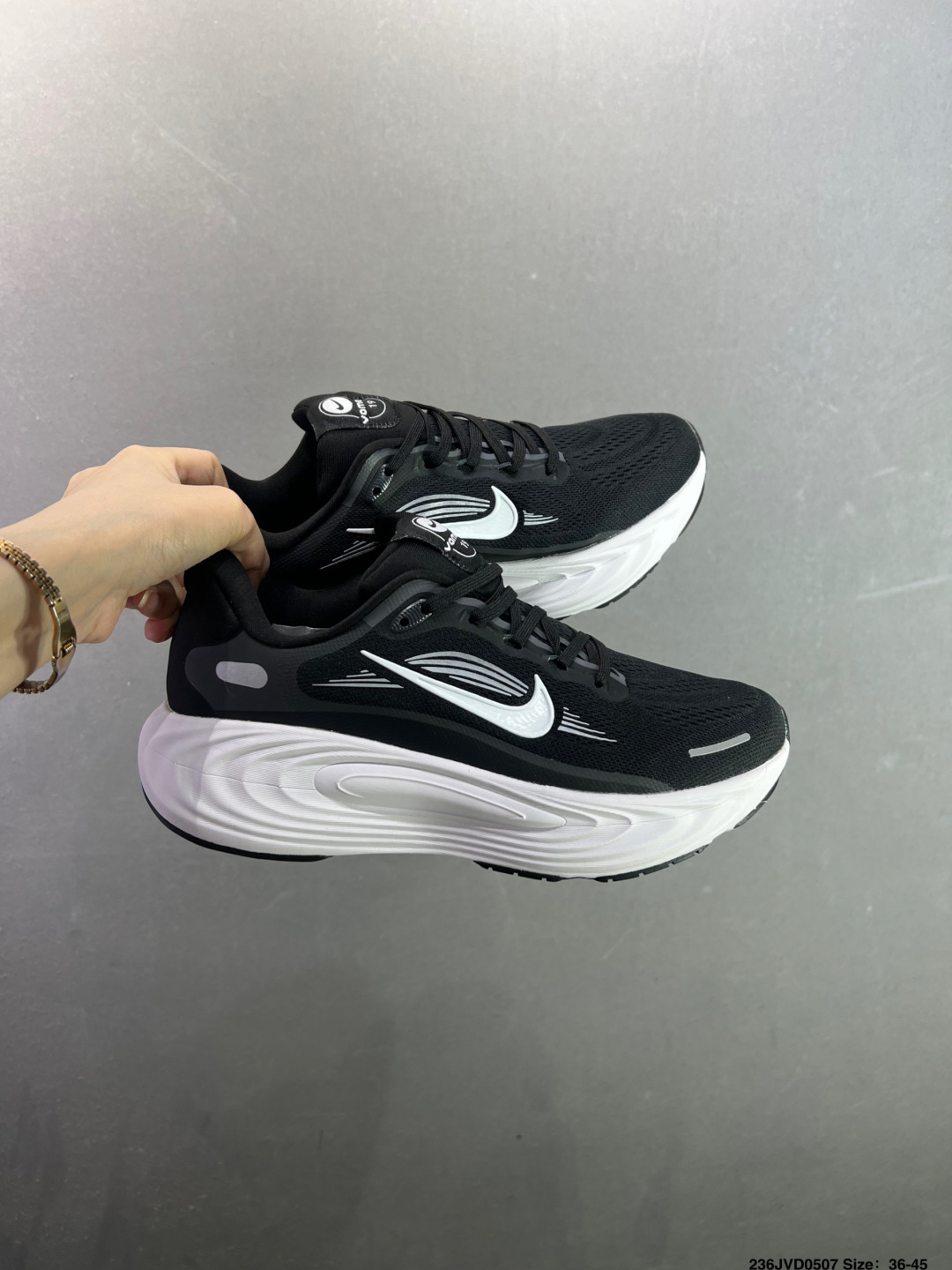 耐克NIKE VOMERO 19舒适减震防滑低帮跑步鞋 全掌ReactX泡绵中底-Top High Quatity Cheap Sneakers Fashion Clothing Clothes Bags handbags Shoes of all Brand wholesale With The best Quality And Beautiful Price from China Factory Chinese suppliers wholesaler seller 耐克NIKE VOMERO 19舒适减震防滑低帮跑步鞋 全掌ReactX泡绵中底
