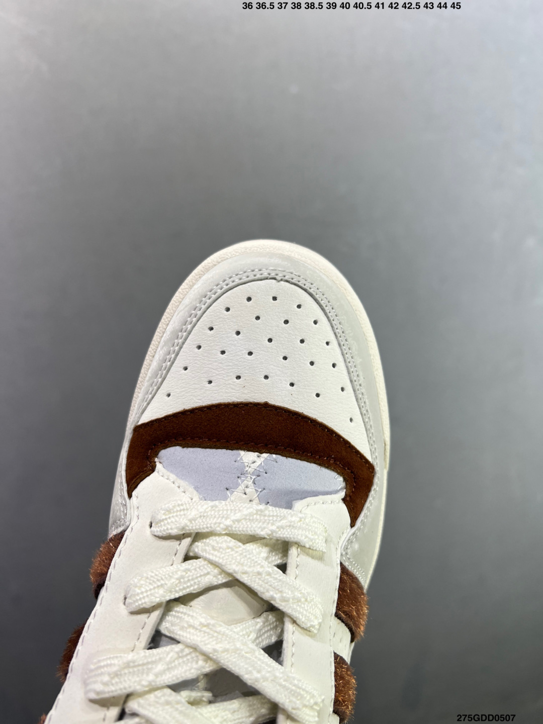 adidas Originals Forum 百搭单品 Forum Low入诞生于1984年的经典复古篮球鞋 IE8467
