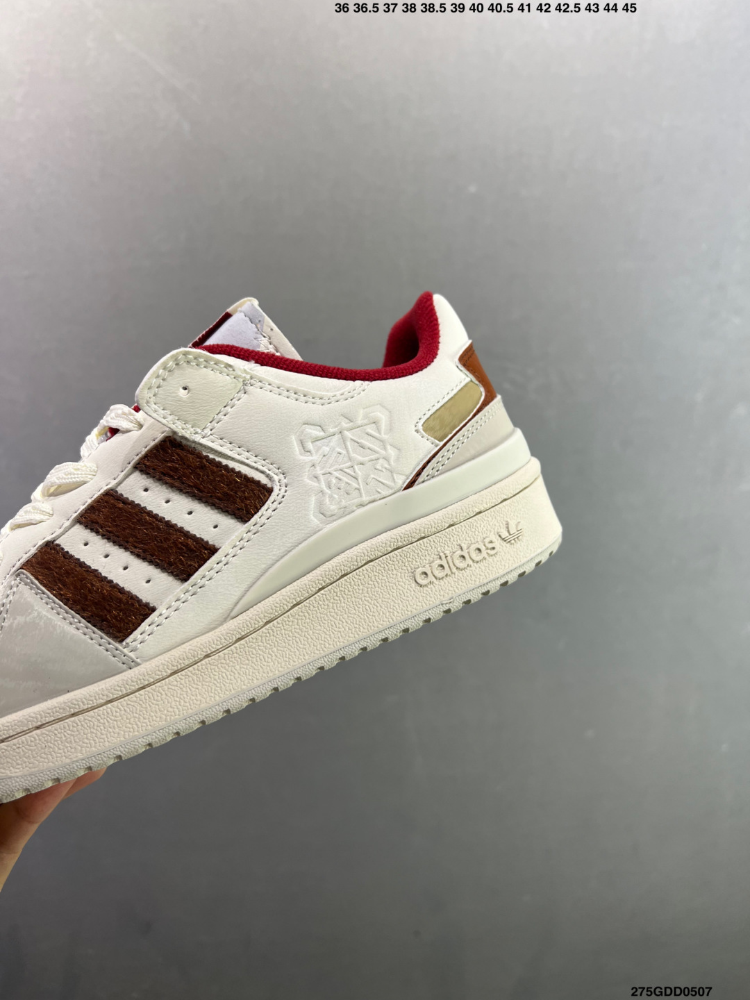 adidas Originals Forum 百搭单品 Forum Low入诞生于1984年的经典复古篮球鞋 IE8467
