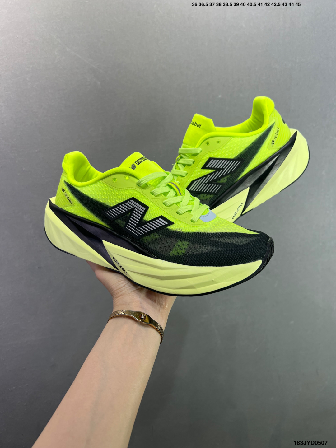 New Balance 新百伦FuelCell 简约 织物 网布防滑耐磨透气轻便 低帮 马拉松跑步鞋 MFCXVT6-Top High Quatity Cheap Sneakers Fashion Clothing Clothes Bags handbags Shoes of all Brand wholesale With The best Quality And Beautiful Price from China Factory Chinese suppliers wholesaler seller New Balance 新百伦FuelCell 简约 织物 网布防滑耐磨透气轻便 低帮 马拉松跑步鞋 MFCXVT6
