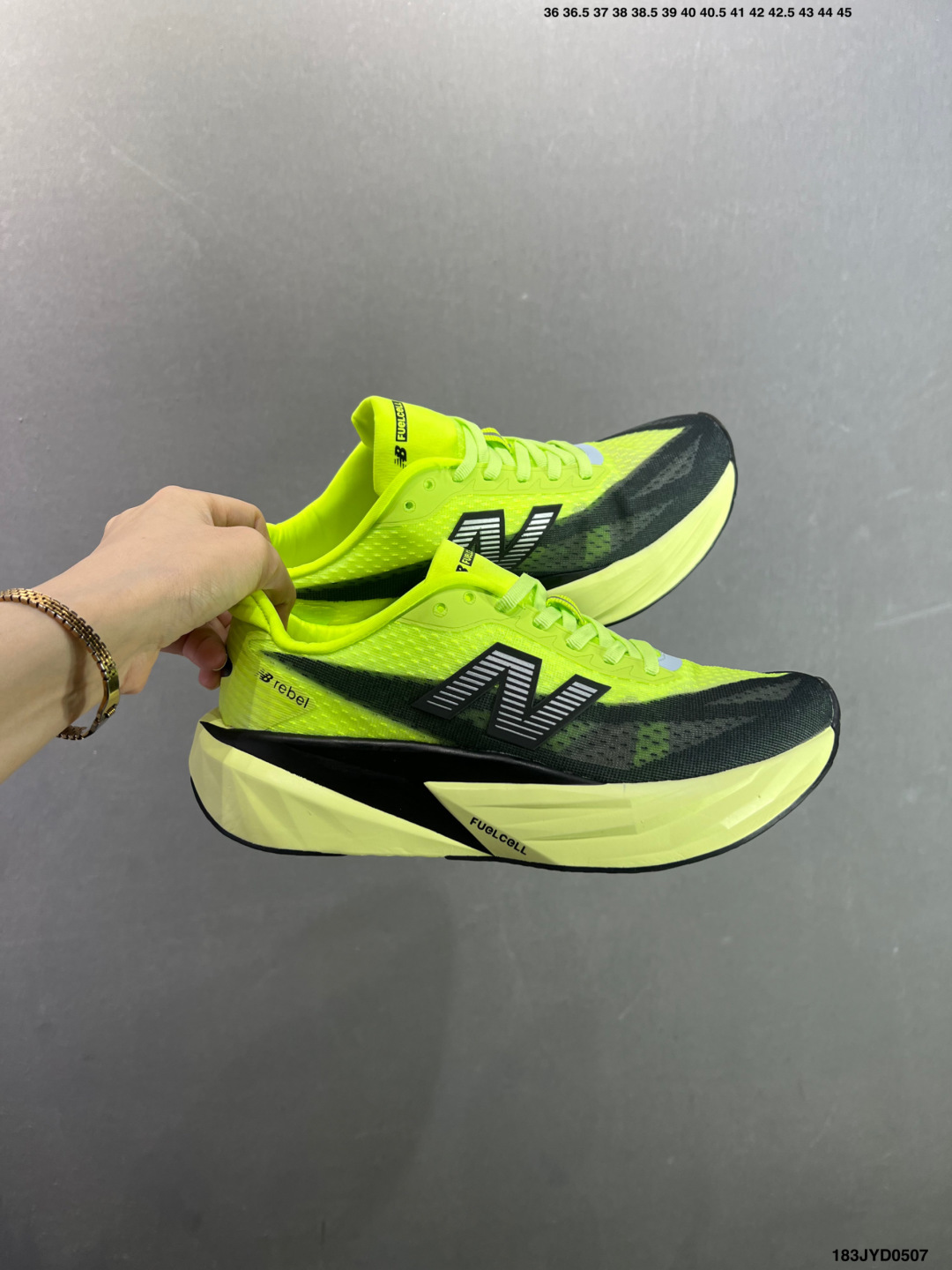 New Balance 新百伦FuelCell 简约 织物 网布防滑耐磨透气轻便 低帮 马拉松跑步鞋 MFCXVT6-Top High Quatity Cheap Sneakers Fashion Clothing Clothes Bags handbags Shoes of all Brand wholesale With The best Quality And Beautiful Price from China Factory Chinese suppliers wholesaler seller New Balance 新百伦FuelCell 简约 织物 网布防滑耐磨透气轻便 低帮 马拉松跑步鞋 MFCXVT6