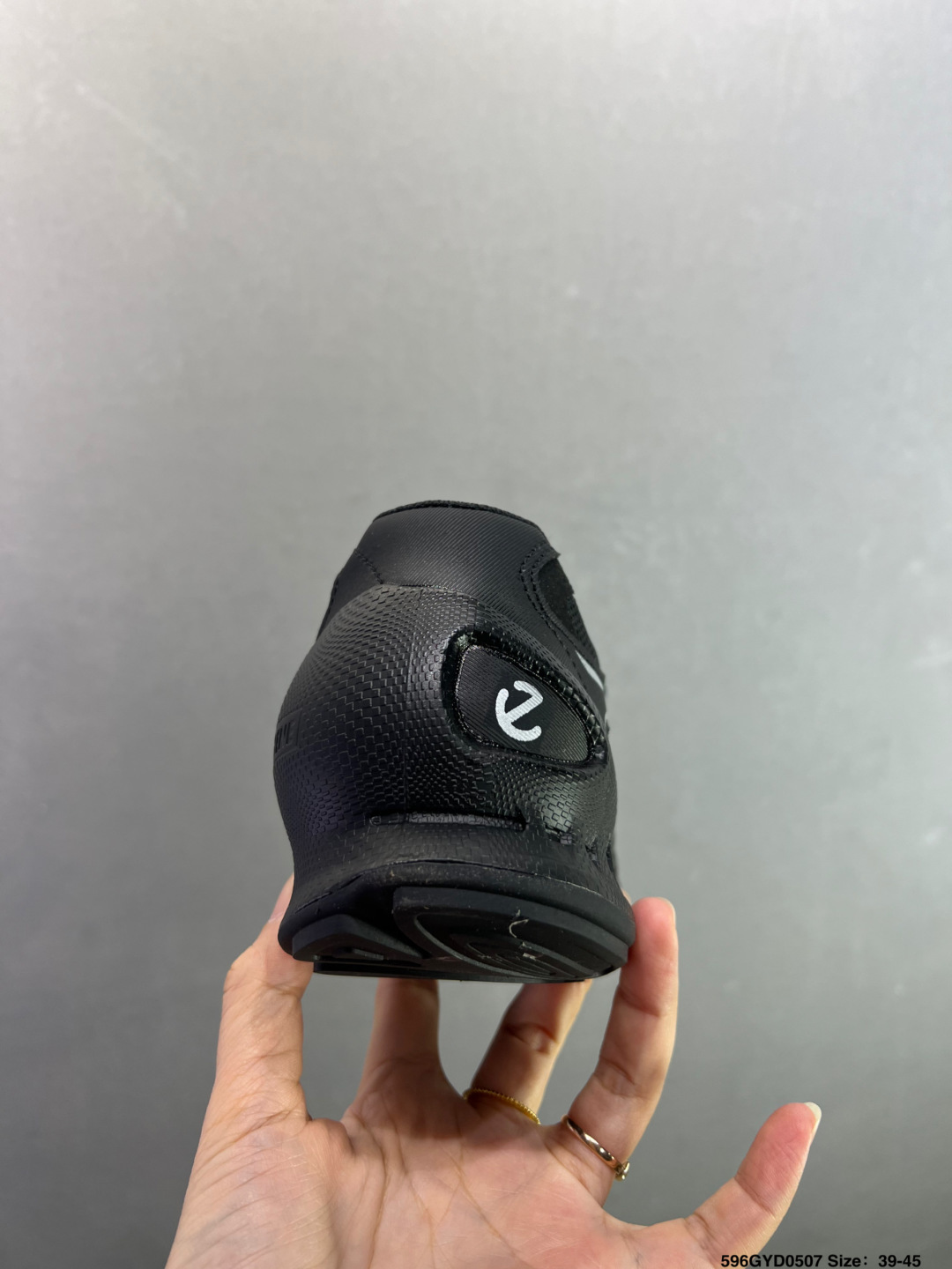 ECCO爱步男鞋2026新款透气户外防水防滑休闲运动鞋 B-Top High Quatity Cheap Sneakers Fashion Clothing Clothes Bags handbags Shoes of all Brand wholesale With The best Quality And Beautiful Price from China Factory Chinese suppliers wholesaler seller ECCO爱步男鞋2026新款透气户外防水防滑休闲运动鞋 B