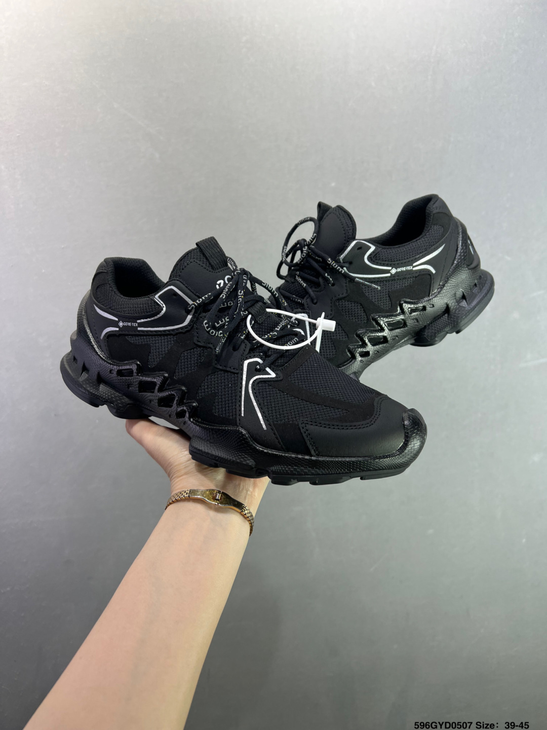 ECCO爱步男鞋2026新款透气户外防水防滑休闲运动鞋 B-Top High Quatity Cheap Sneakers Fashion Clothing Clothes Bags handbags Shoes of all Brand wholesale With The best Quality And Beautiful Price from China Factory Chinese suppliers wholesaler seller ECCO爱步男鞋2026新款透气户外防水防滑休闲运动鞋 B