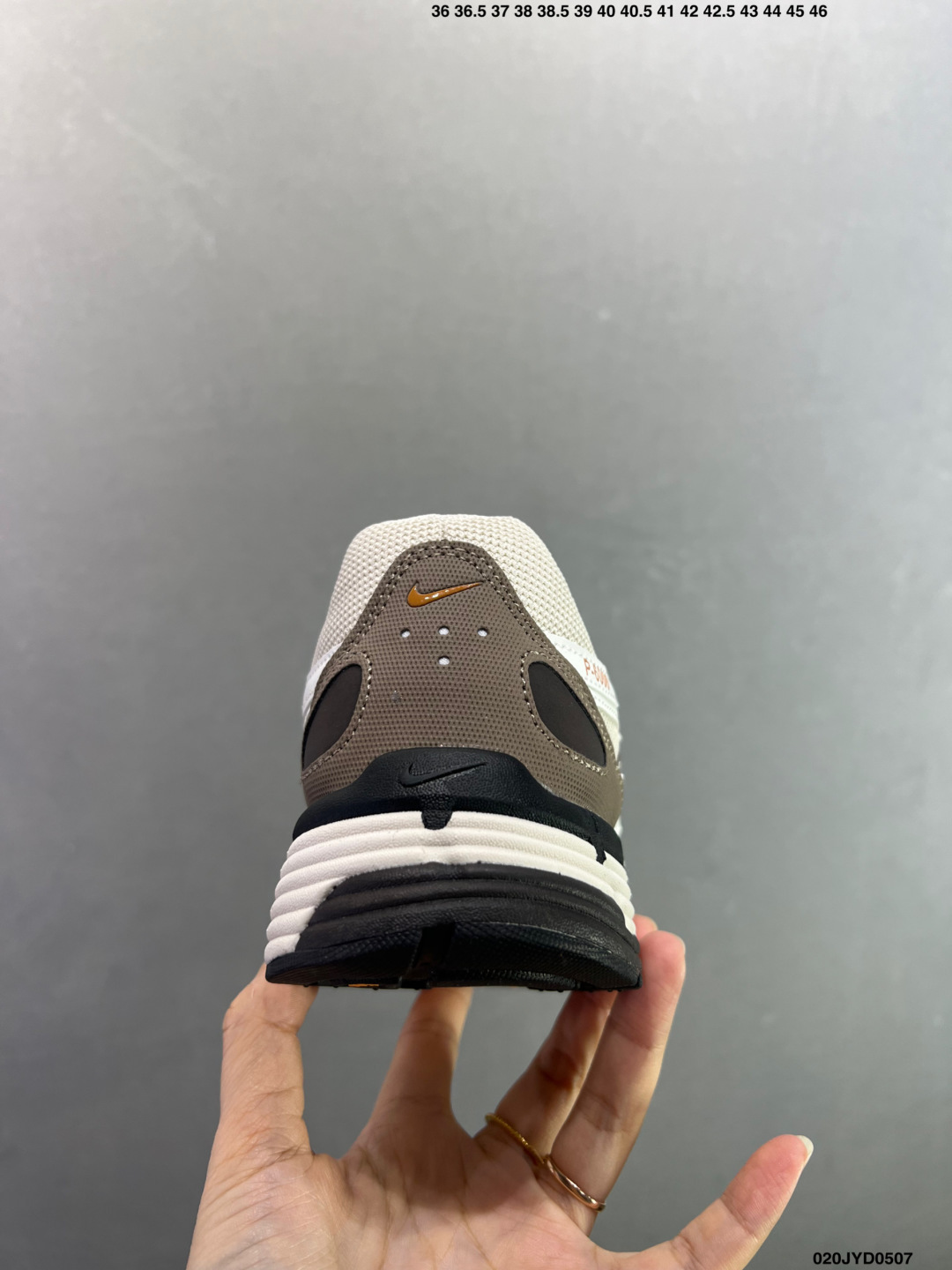 耐克Nike p-6000 跑鞋内外侧都用了红色的钩子 BY1021-103-Top High Quatity Cheap Sneakers Fashion Clothing Clothes Bags handbags Shoes of all Brand wholesale With The best Quality And Beautiful Price from China Factory Chinese suppliers wholesaler seller 耐克Nike p-6000 跑鞋内外侧都用了红色的钩子 BY1021-103