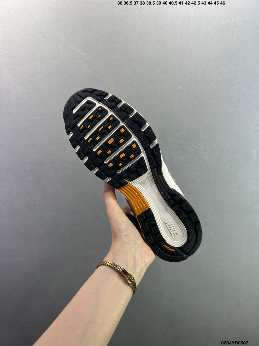 耐克Nike p-6000 跑鞋内外侧都用了红色的钩子 BY1021-103-Top High Quatity Cheap Sneakers Fashion Clothing Clothes Bags handbags Shoes of all Brand wholesale With The best Quality And Beautiful Price from China Factory Chinese suppliers wholesaler seller 耐克Nike p-6000 跑鞋内外侧都用了红色的钩子 BY1021-103