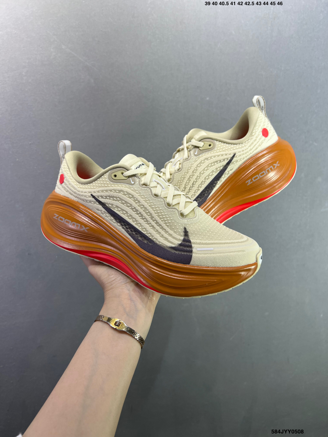 Nike Vomero Plus 耐克 舒适减震防滑 低帮跑步鞋 全掌ReactX泡绵中底 HV8150-001
