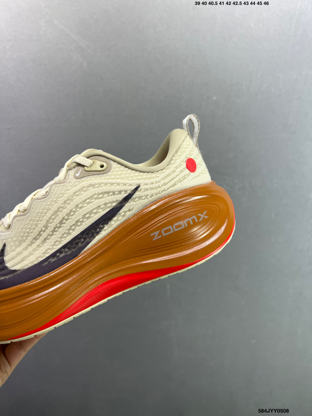 Nike Vomero Plus 耐克 舒适减震防滑 低帮跑步鞋 全掌ReactX泡绵中底 HV8150-001
