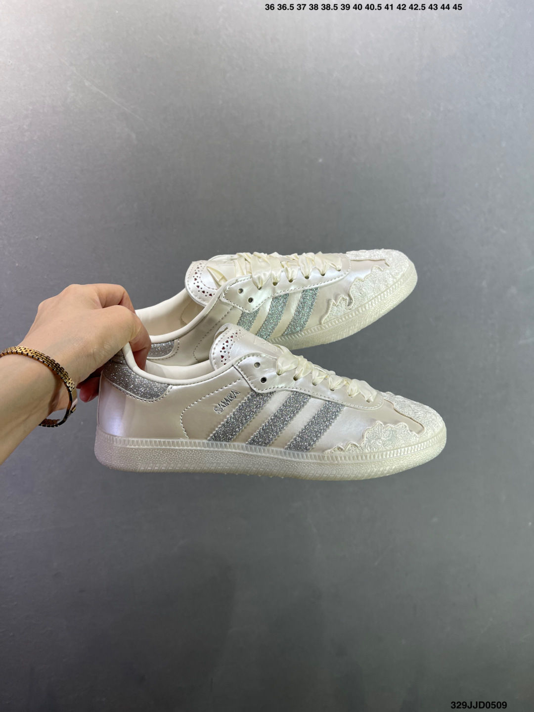 adidas SAMBA W德训鞋 HP3698-Top High Quatity Cheap Sneakers Fashion Clothing Clothes Bags handbags Shoes of all Brand wholesale With The best Quality And Beautiful Price from China Factory Chinese suppliers wholesaler seller adidas SAMBA W德训鞋 HP3698