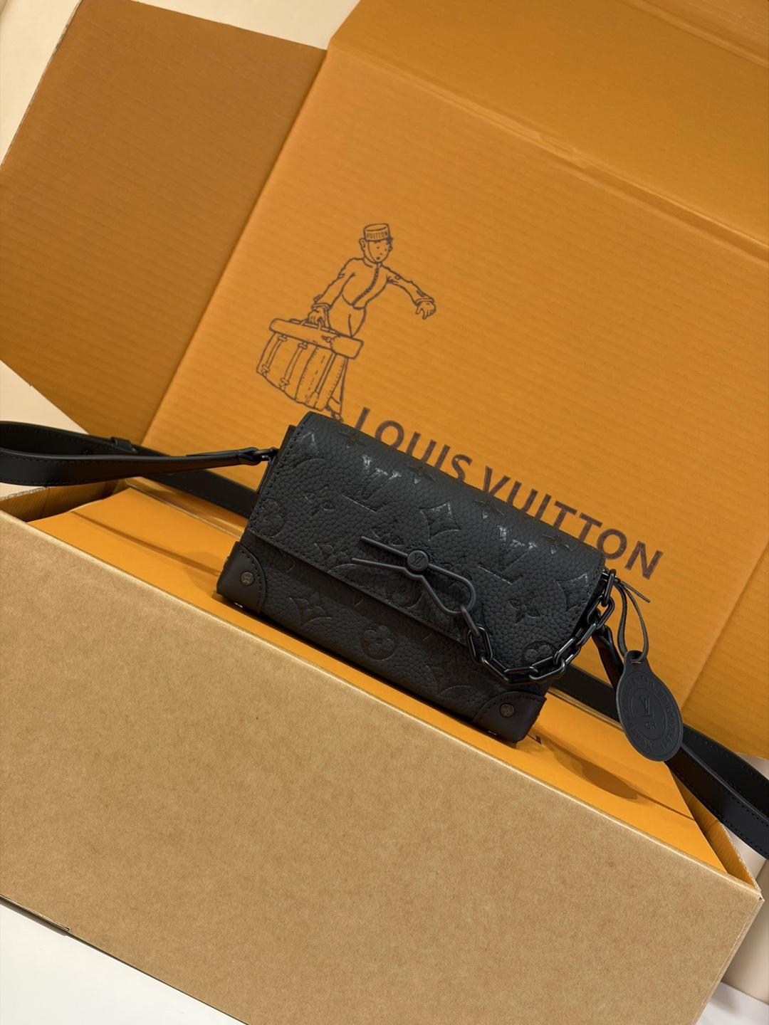 LV M81746 Steamer Wearable Portafoglio GR 18x11x6.5 Steamer Wearable Portafoglio Monogram Taurillon Steamer
