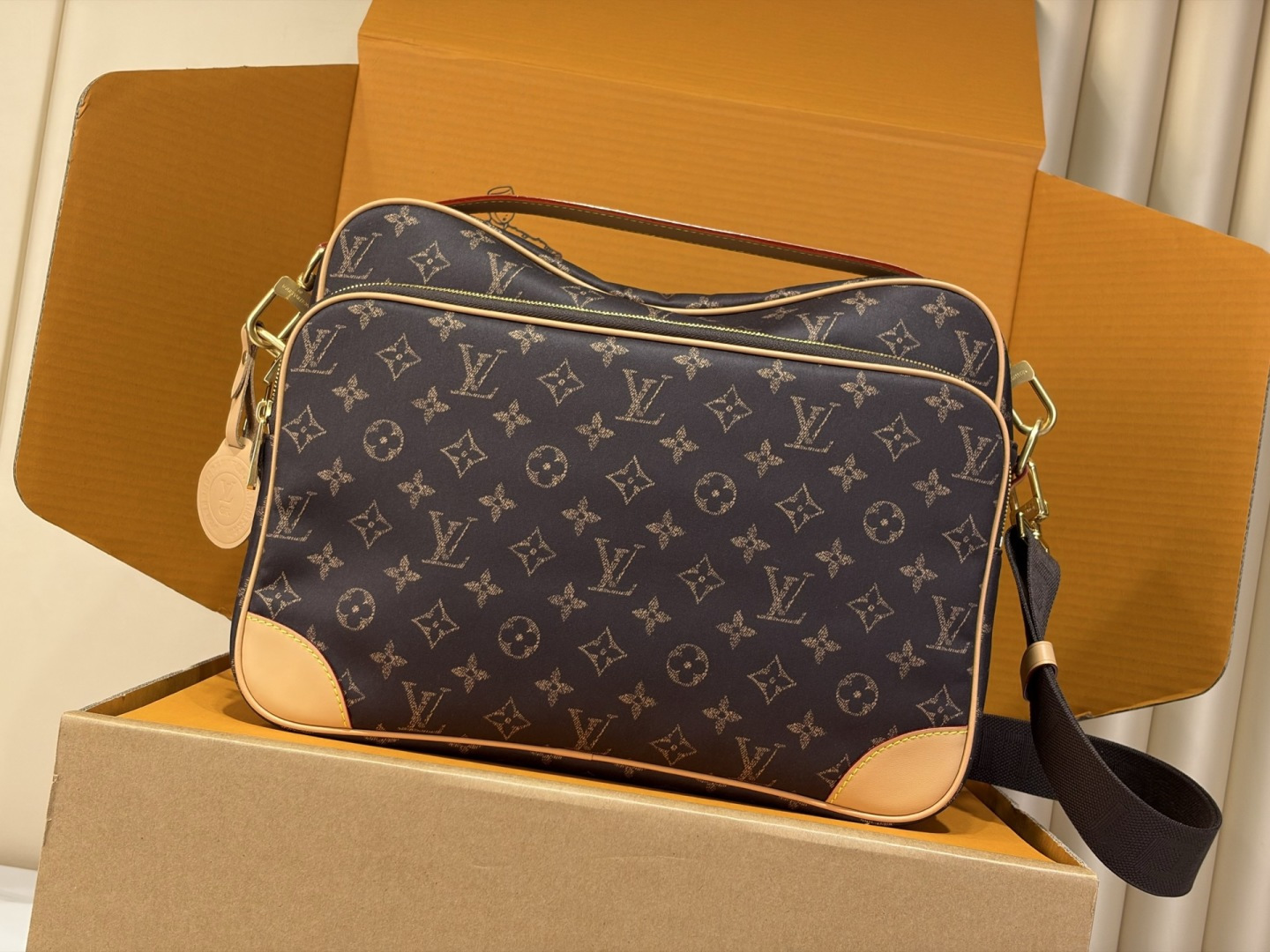 Nil XL Silk Tech M29853 37x26x19cm LV