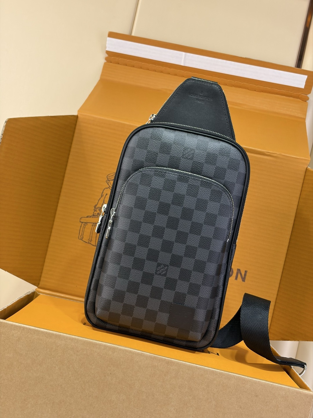 LV AVENUE NM M45302 20x31x7cm Damier Graphite D Louis Vuitton