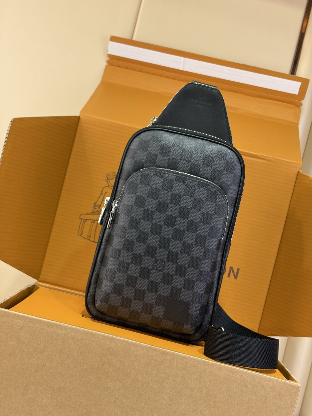 LV AVENUE NM M45302 20x31x7cm